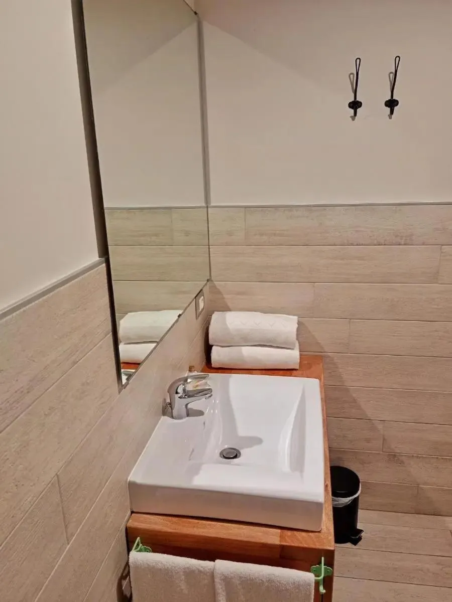 Bathroom in Relais Totì BeB bed e breakfast