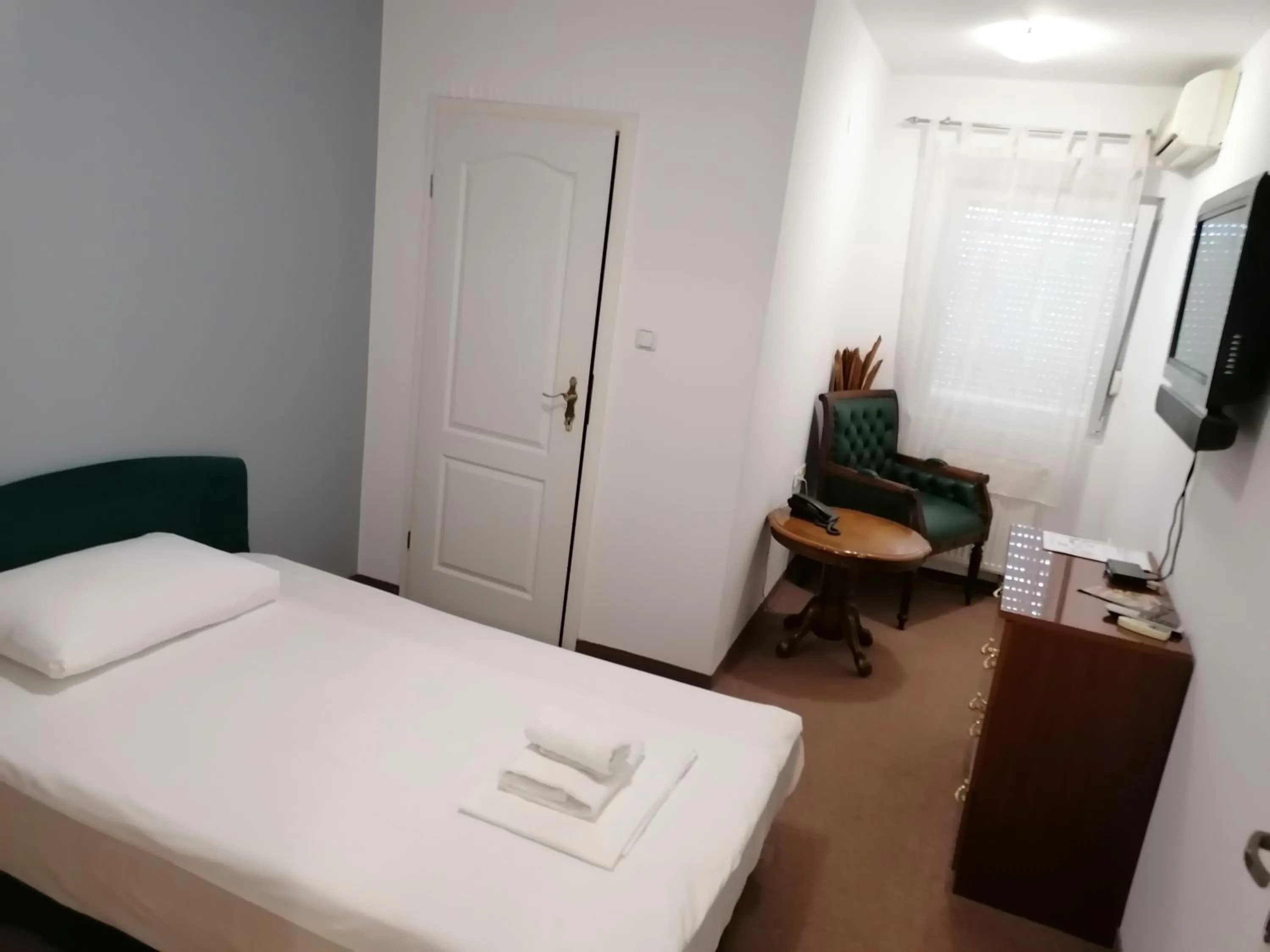 Bedroom, Bed in Hotel Garny Pleso