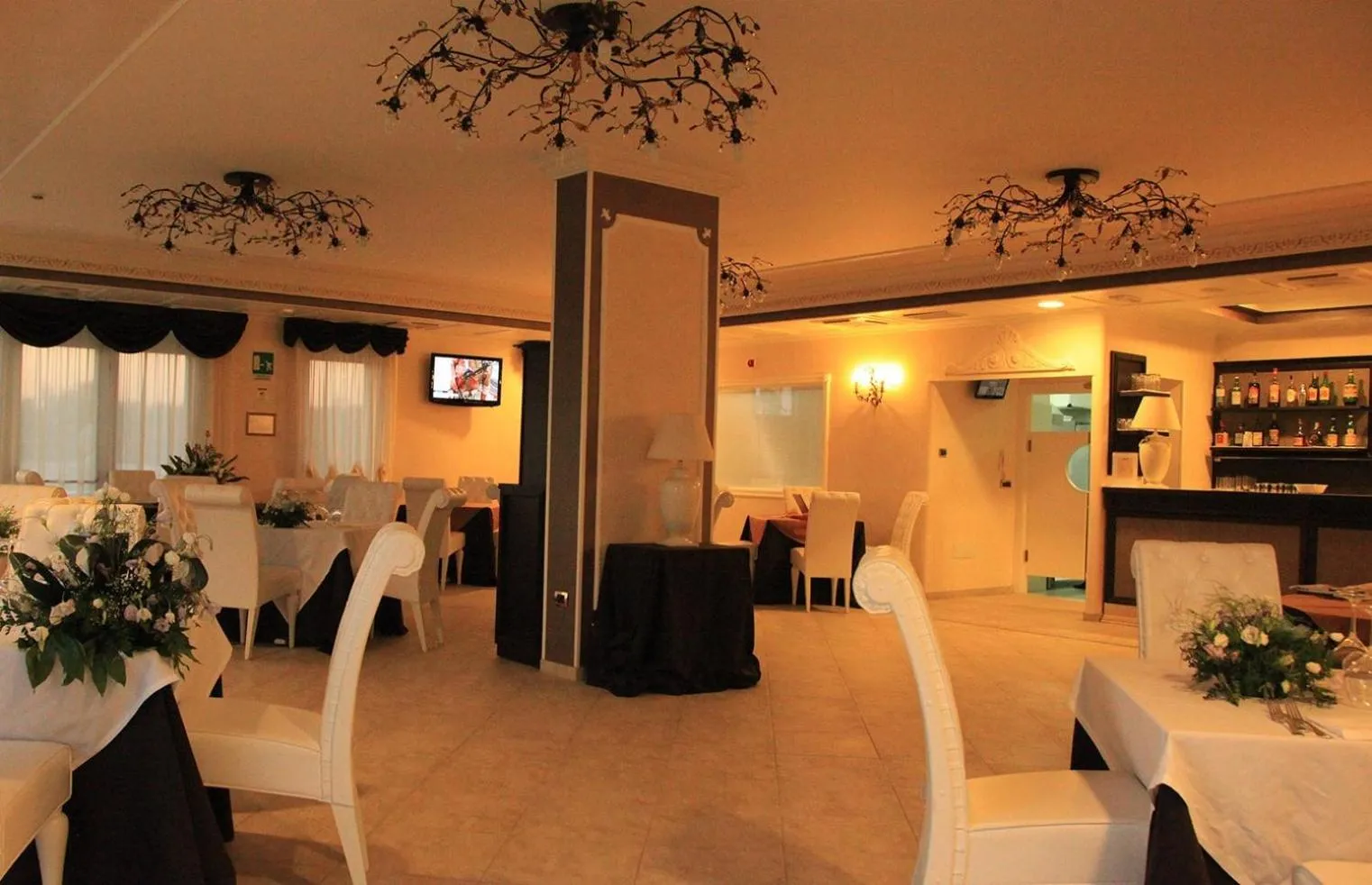 Restaurant/places to eat in Hotel Madonna Delle Grazie