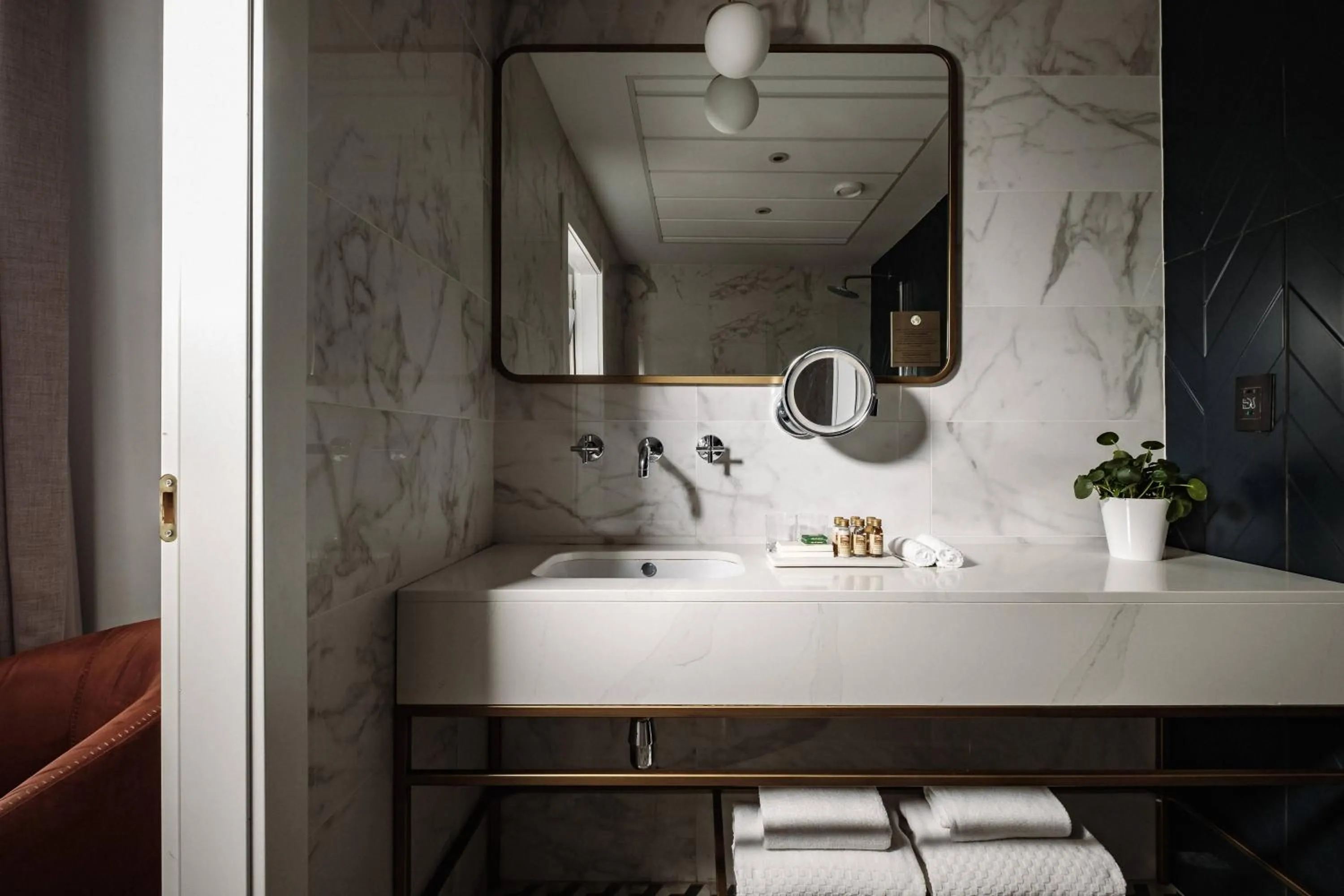 Bathroom in The Cumberland by NEU Collective