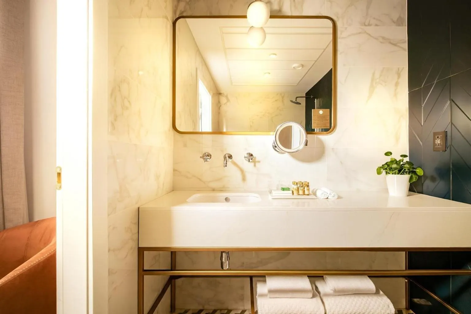 Bathroom in The Cumberland by NEU Collective