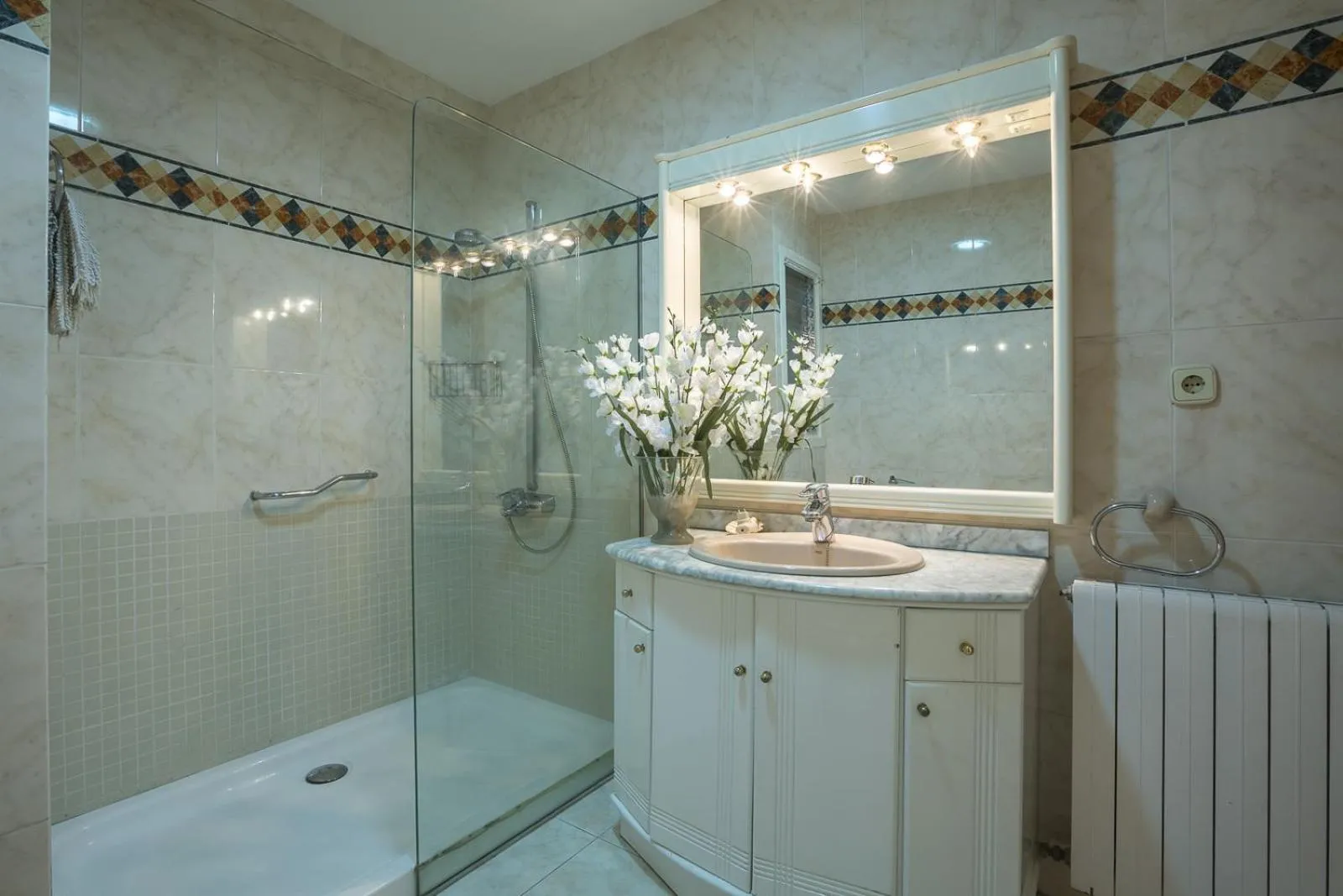 Bathroom in R54 Apartamento MONTSERRAT 11-2