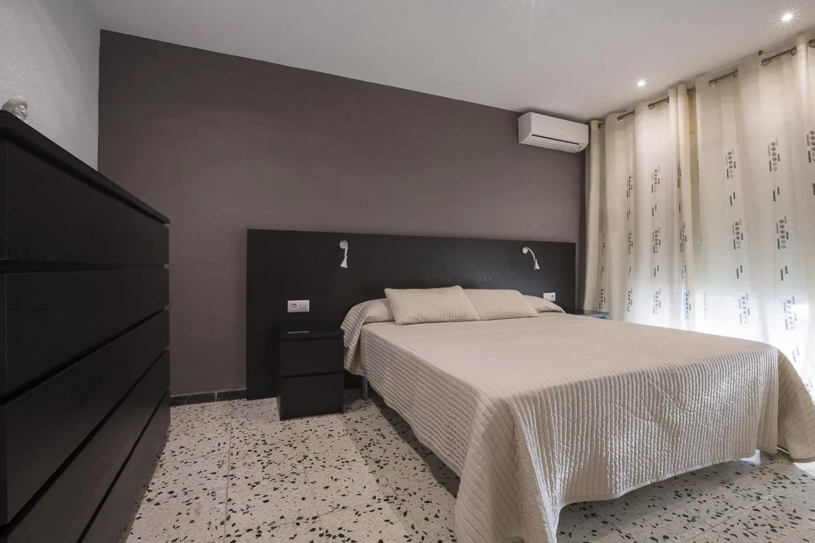 Bed in R54 Apartamento MONTSERRAT 11-2