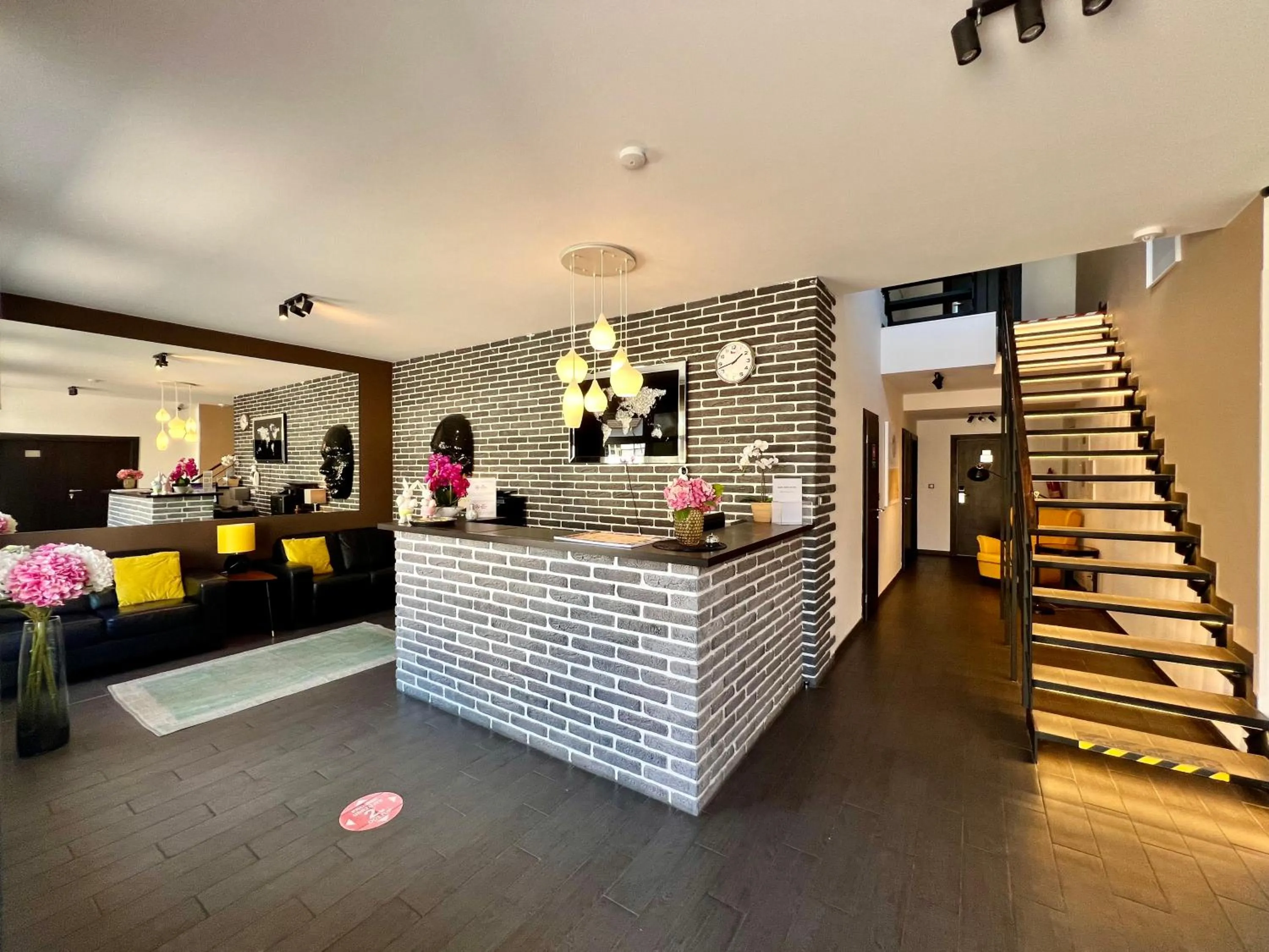 Facade/entrance in Grand Petit Hotel ex Shato Gesson