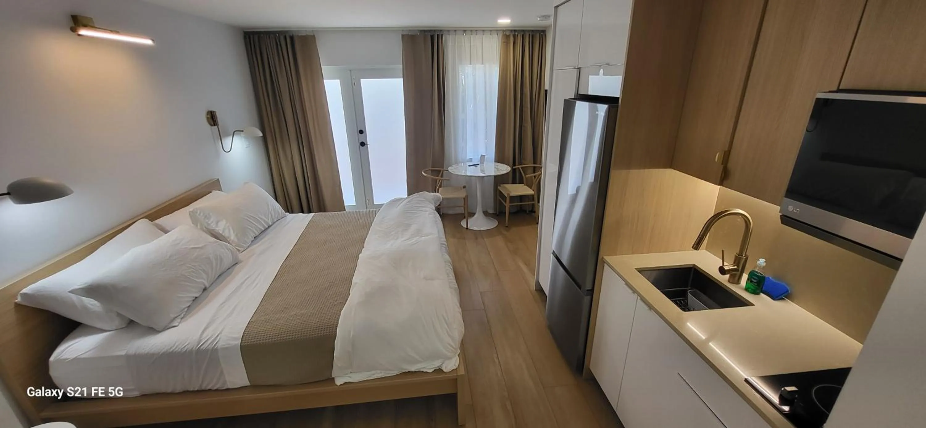 Bed in Green Island Inn