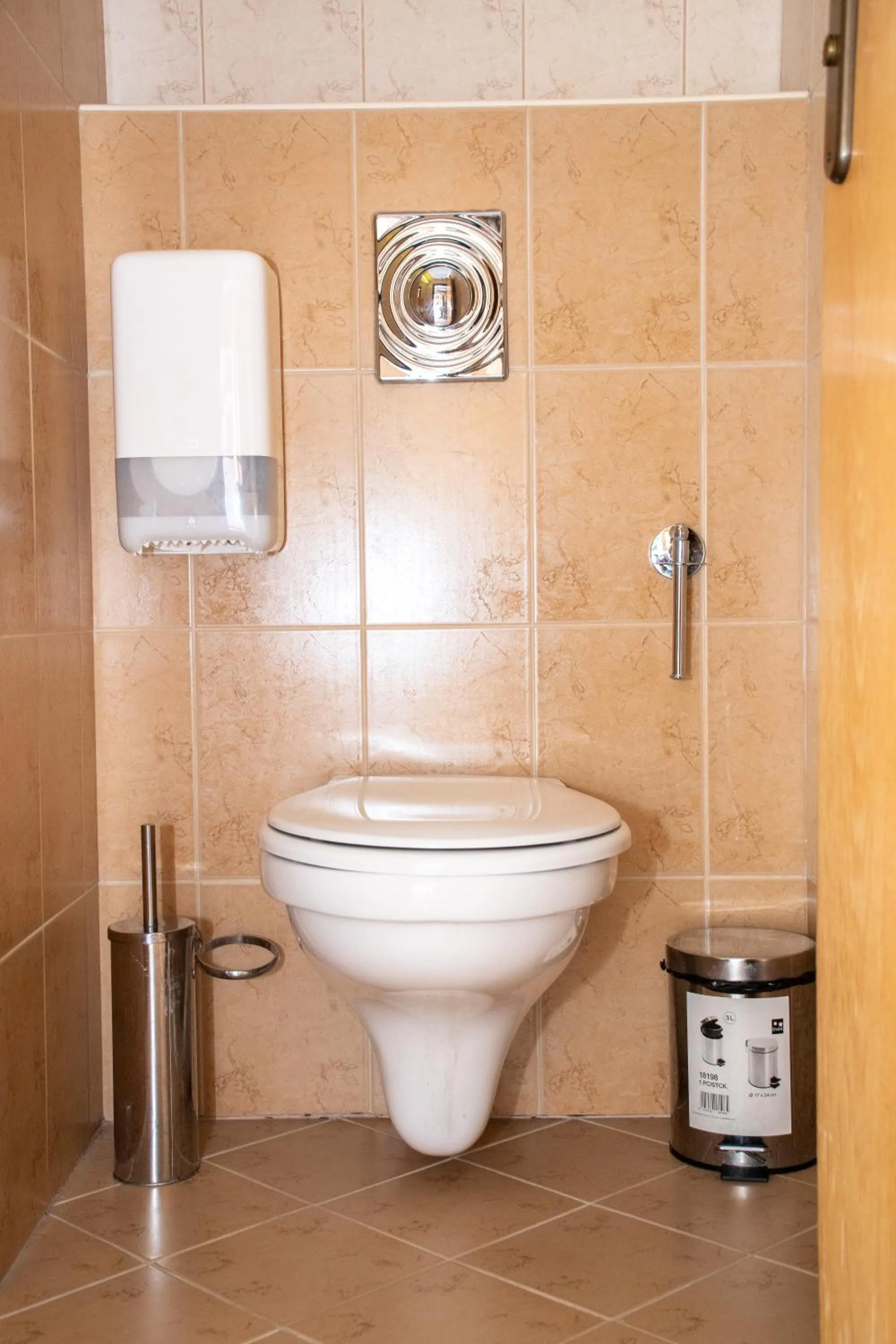 Toilet in Hotel Orphey