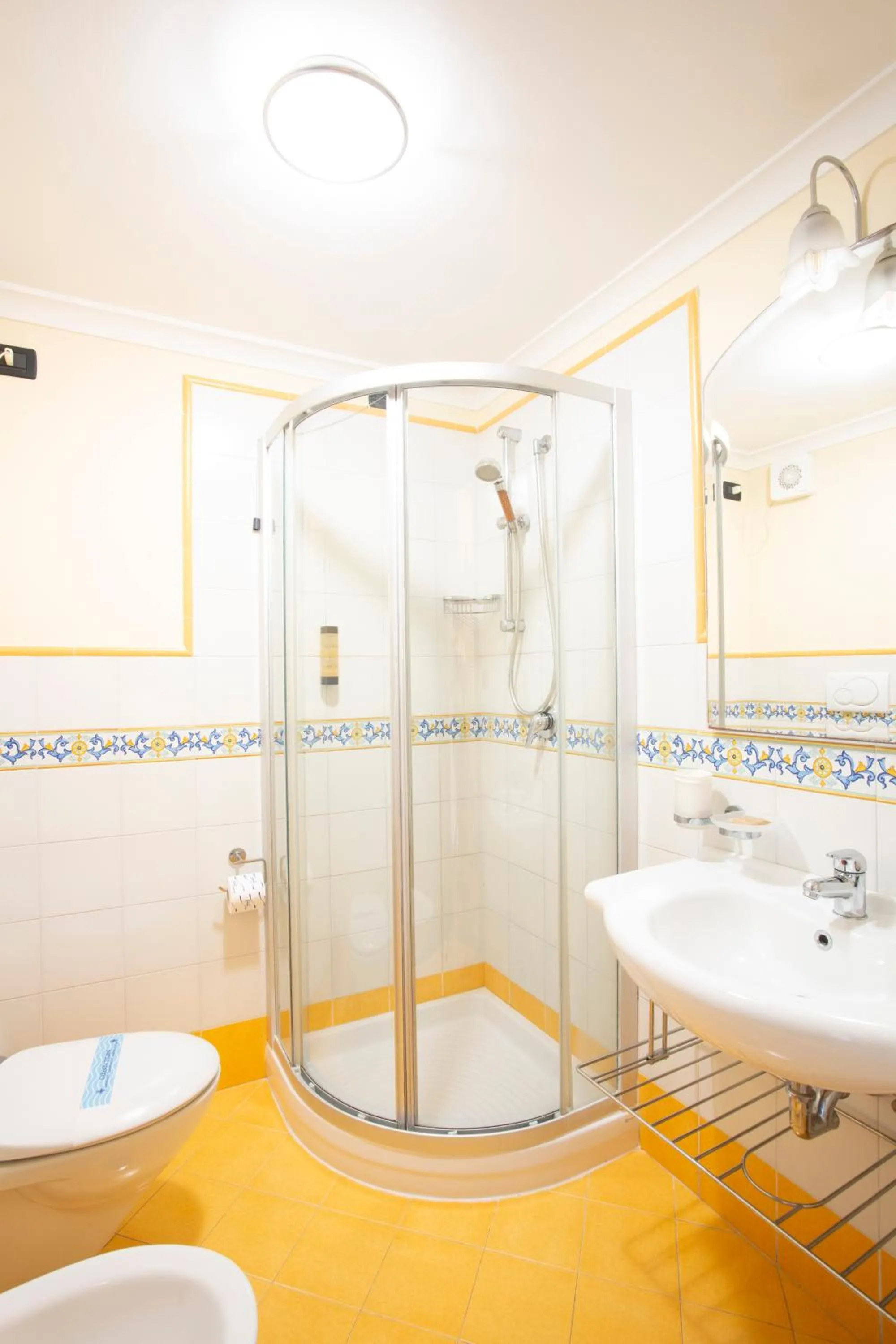 Shower in Quartuccio - Albergo Diffuso - Gaeta