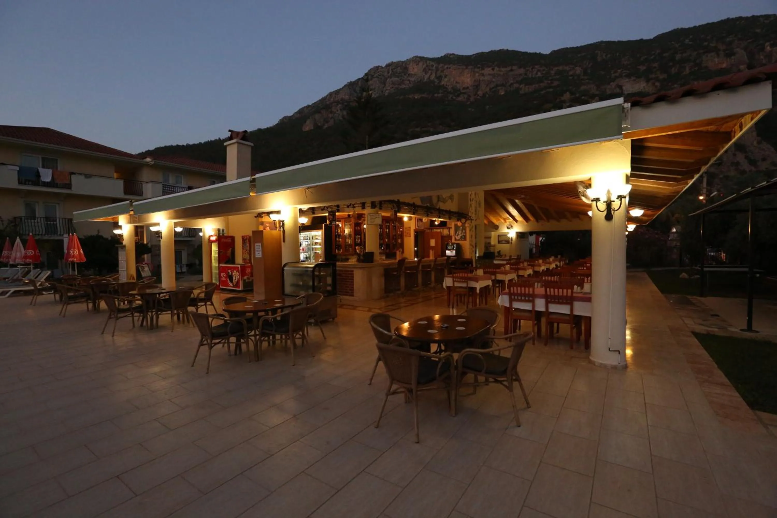 Restaurant/places to eat in Mavruka Hotel