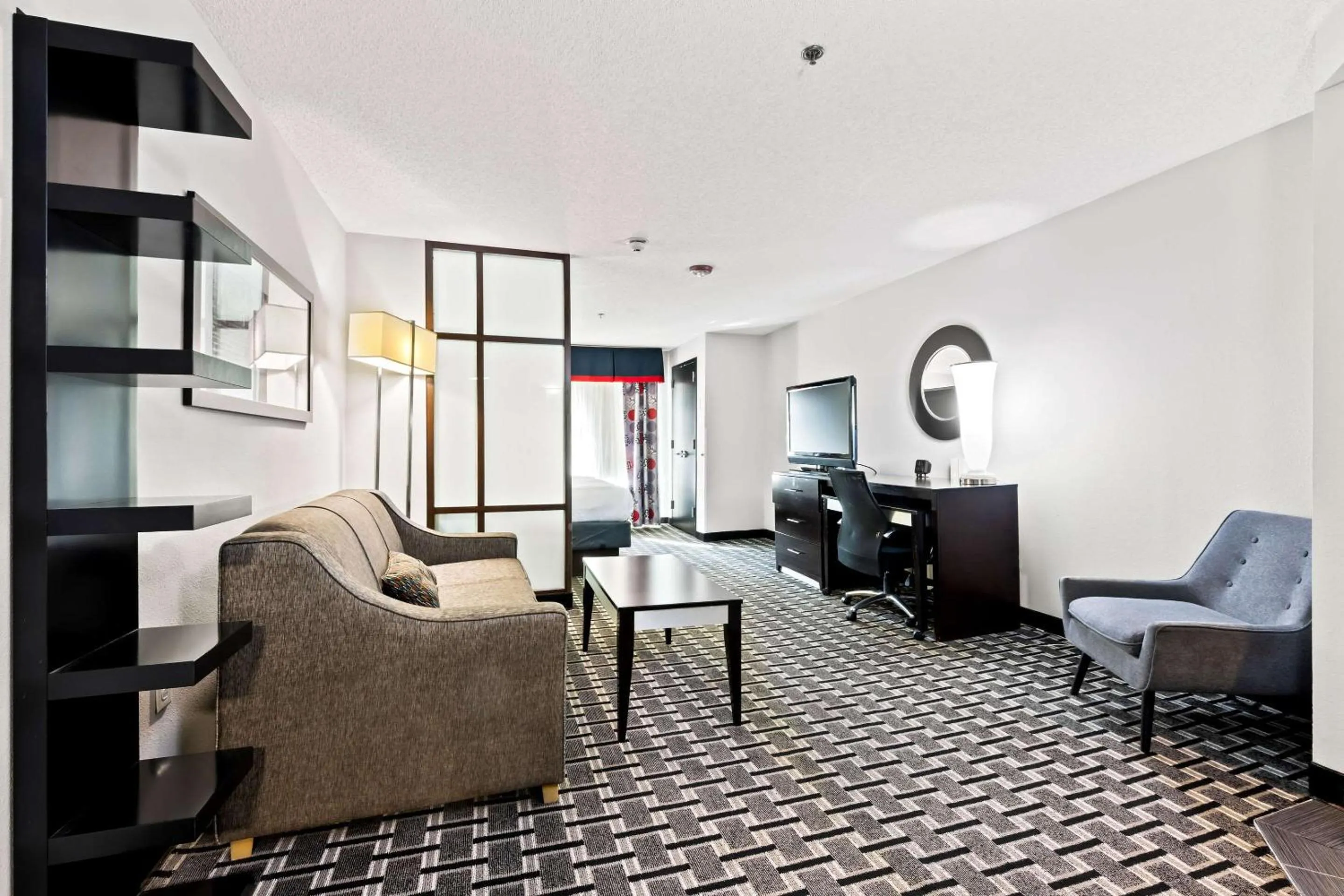 Bedroom in Comfort Suites Williamsburg Historic Area