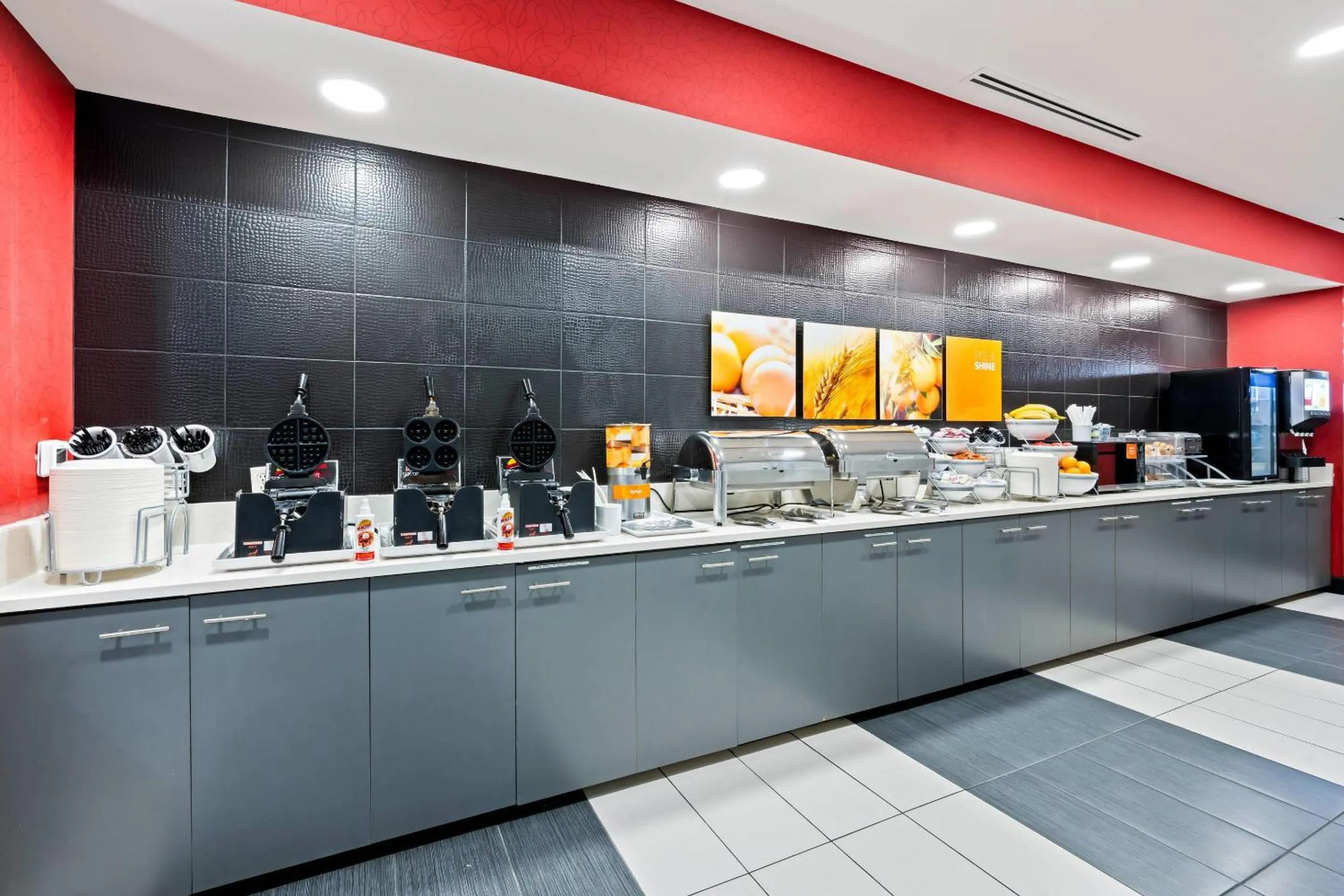 Breakfast in Comfort Suites Williamsburg Historic Area