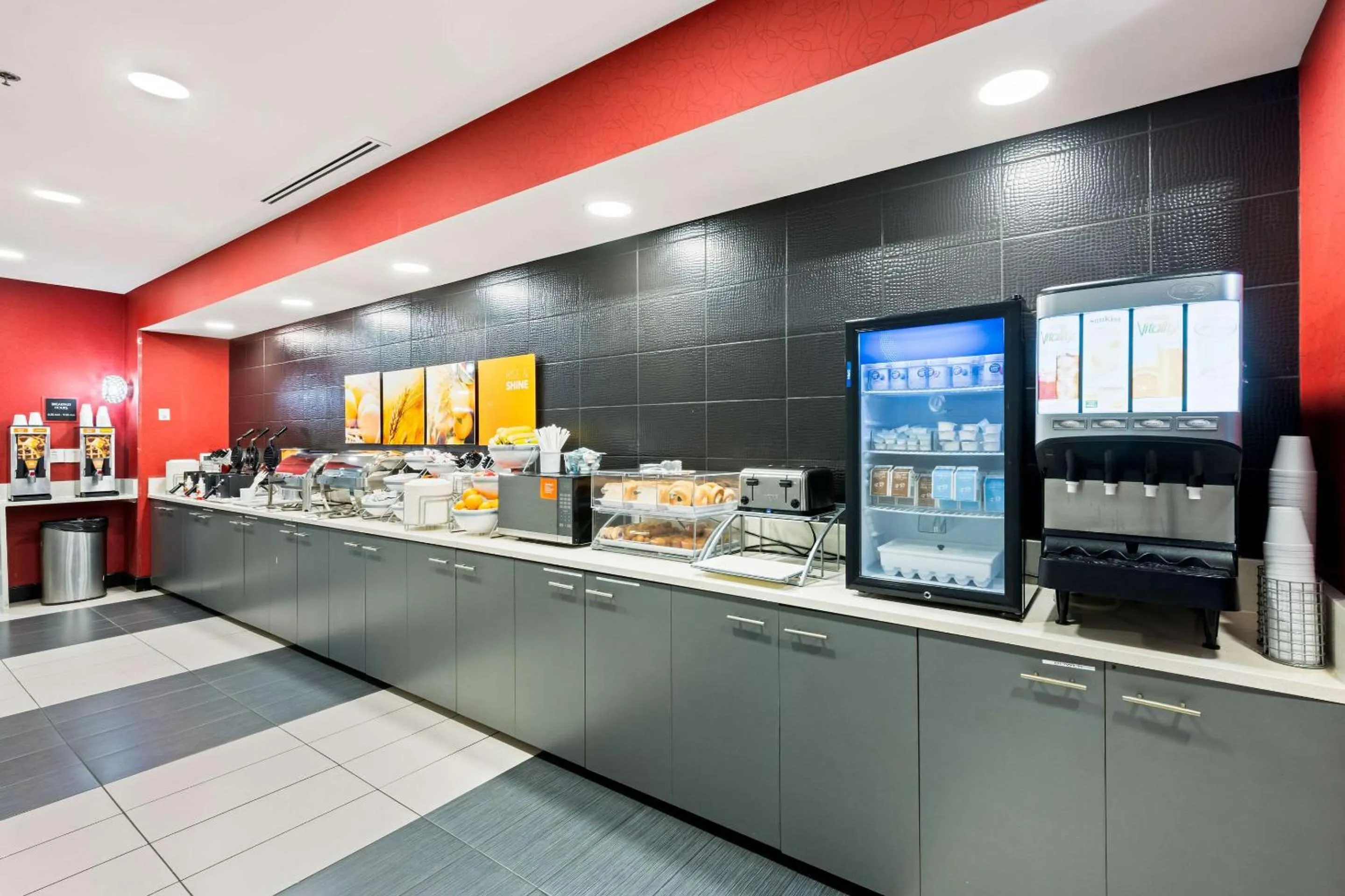 Breakfast in Comfort Suites Williamsburg Historic Area