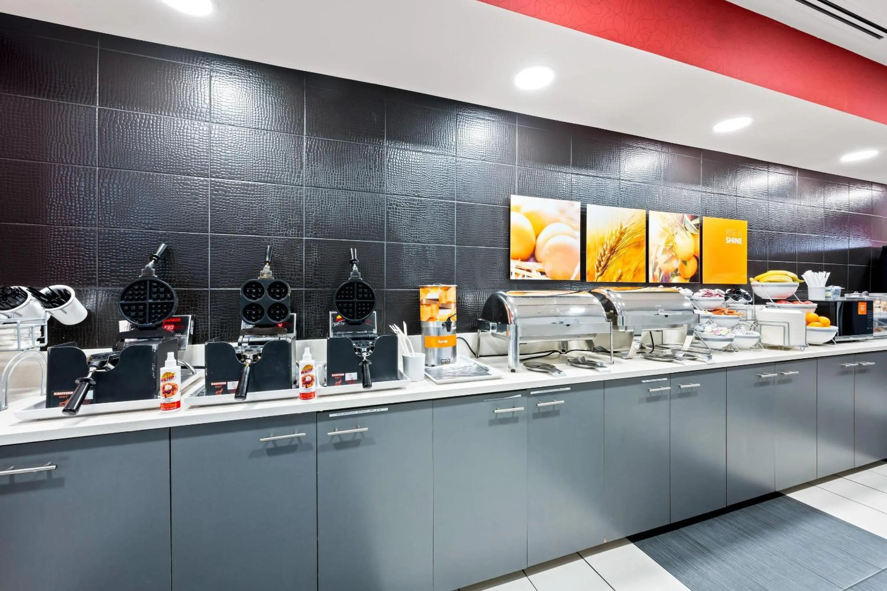 Breakfast in Comfort Suites Williamsburg Historic Area