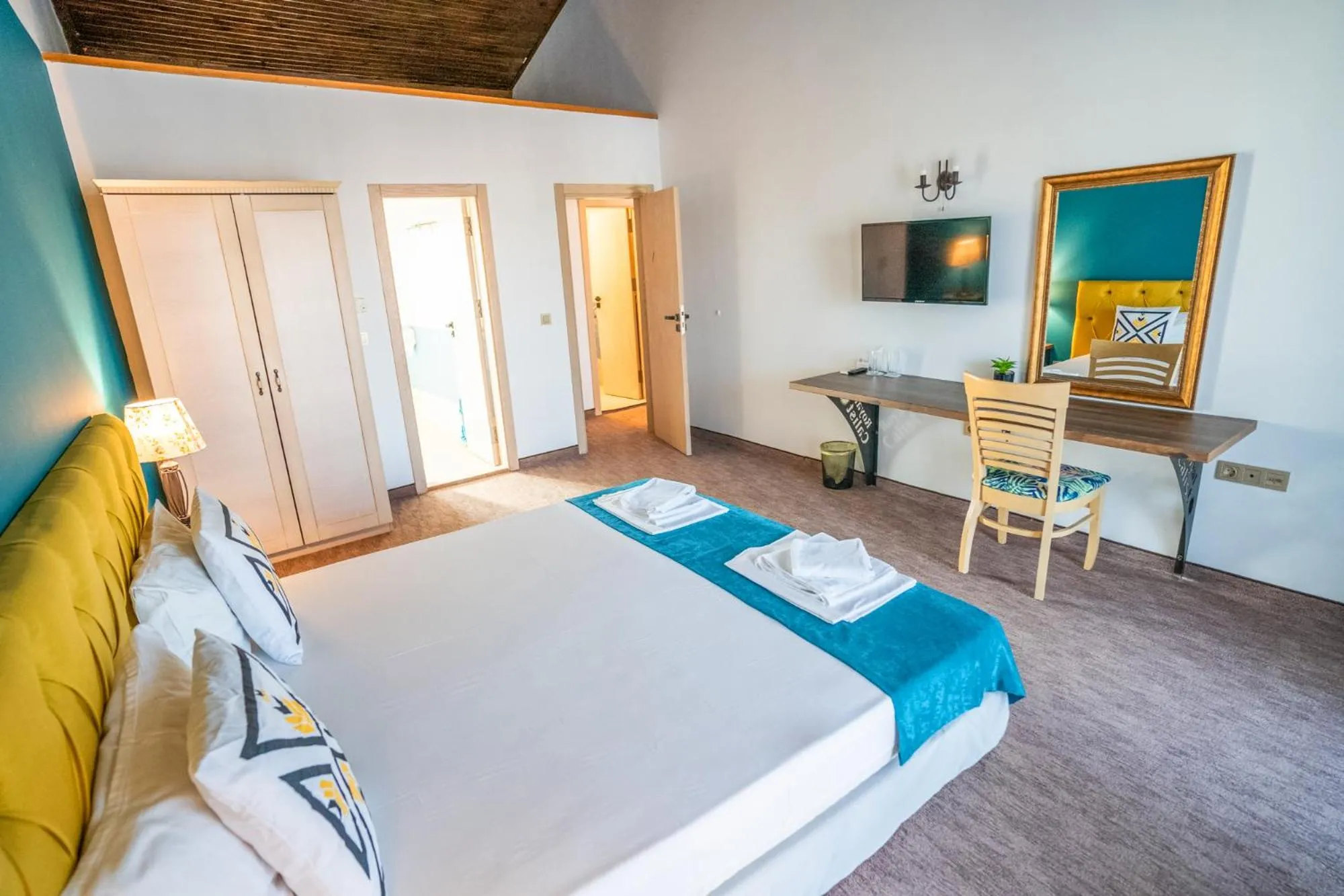 Bedroom, Bed in Royal Calisto Hotel