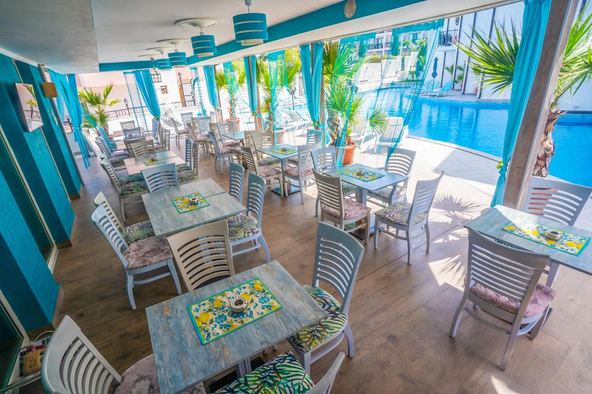 Restaurant/places to eat in Royal Calisto Hotel