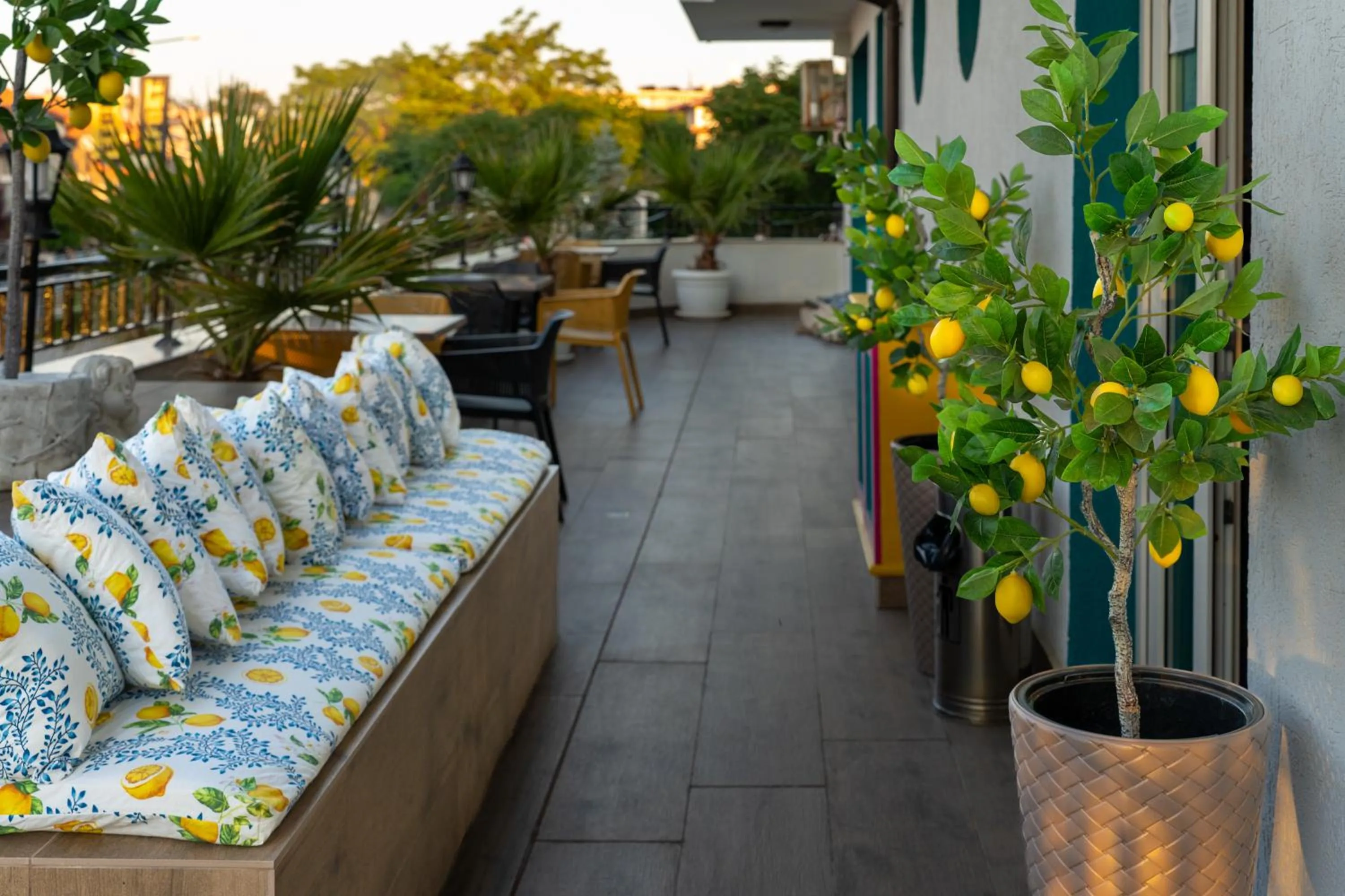 Restaurant/places to eat in Royal Calisto Hotel