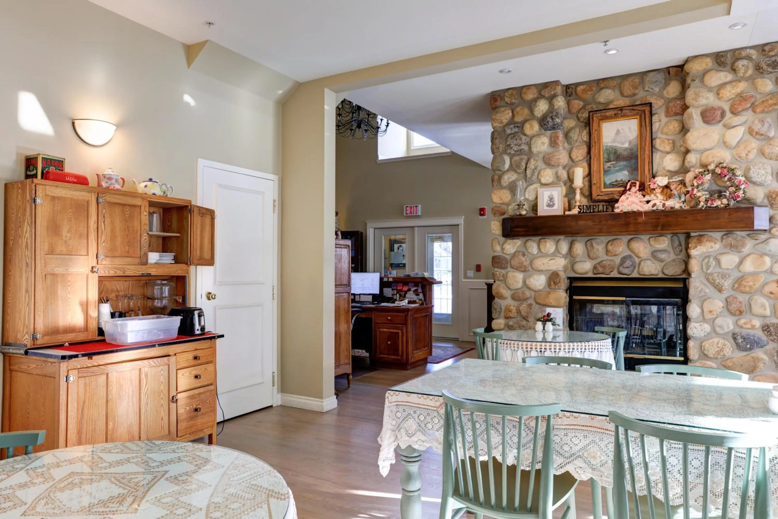 Dining area in Lady MacDonald Country Inn