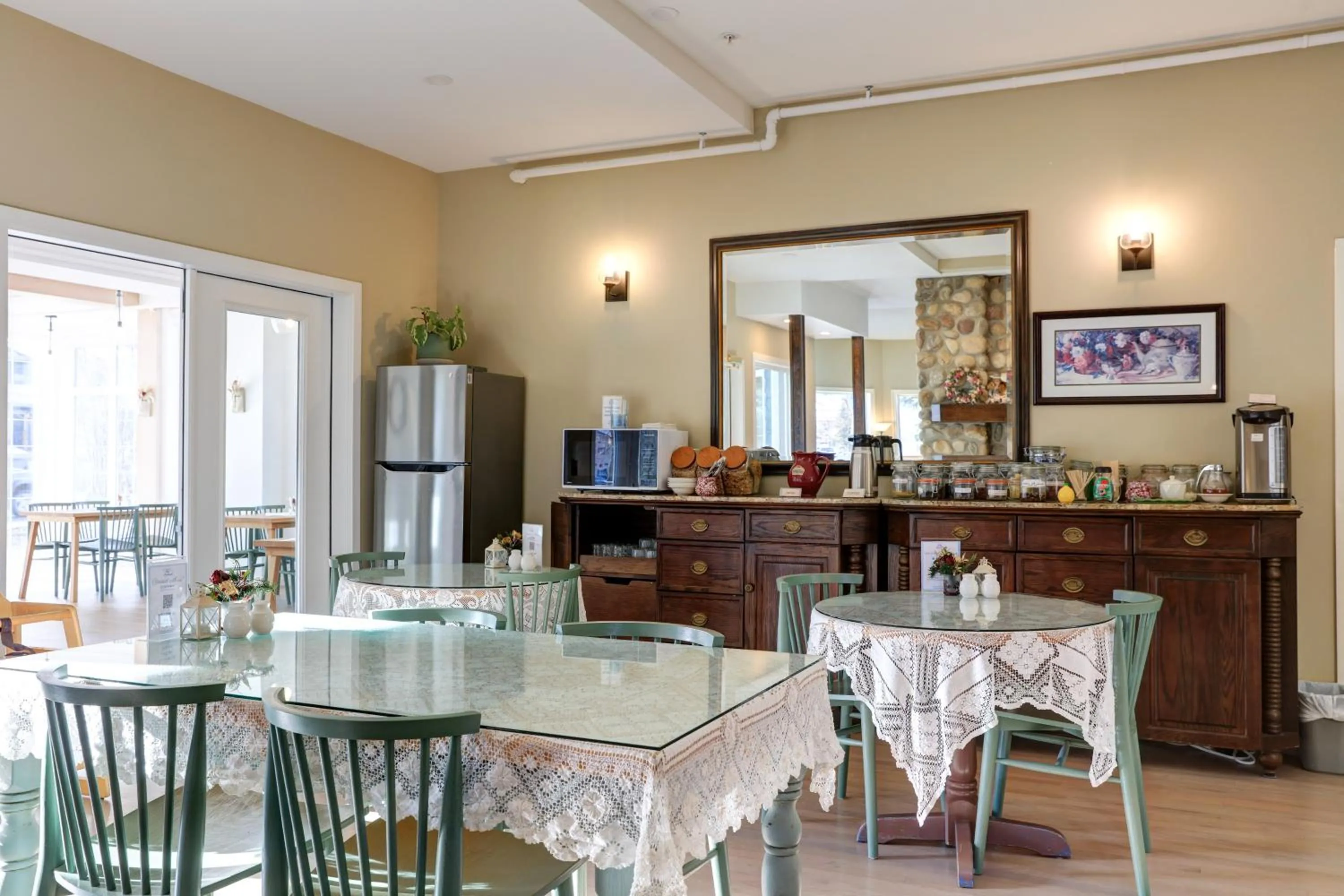 Dining area in Lady MacDonald Country Inn