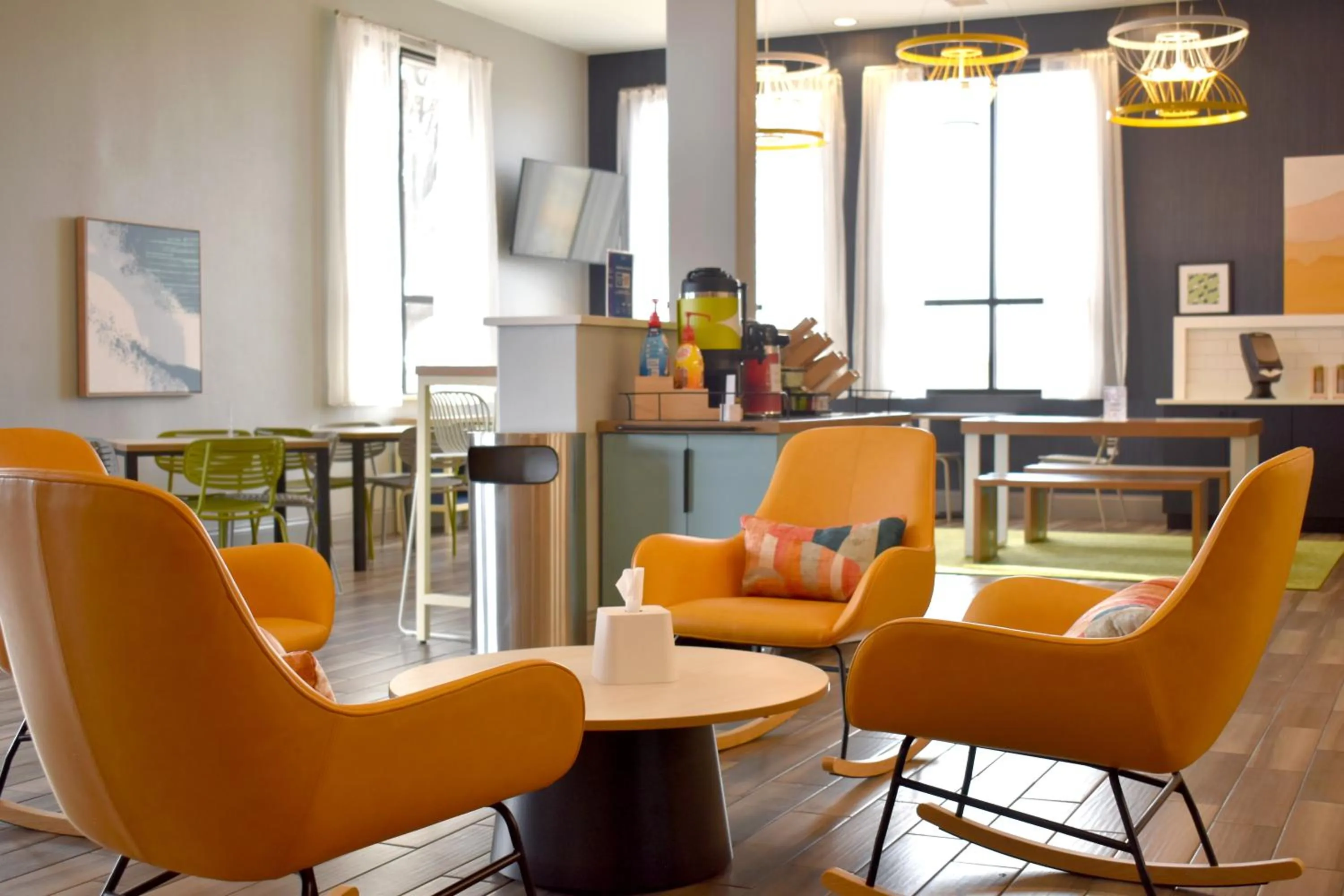 Seating area in Best Western Plus Executive Suites Albuquerque
