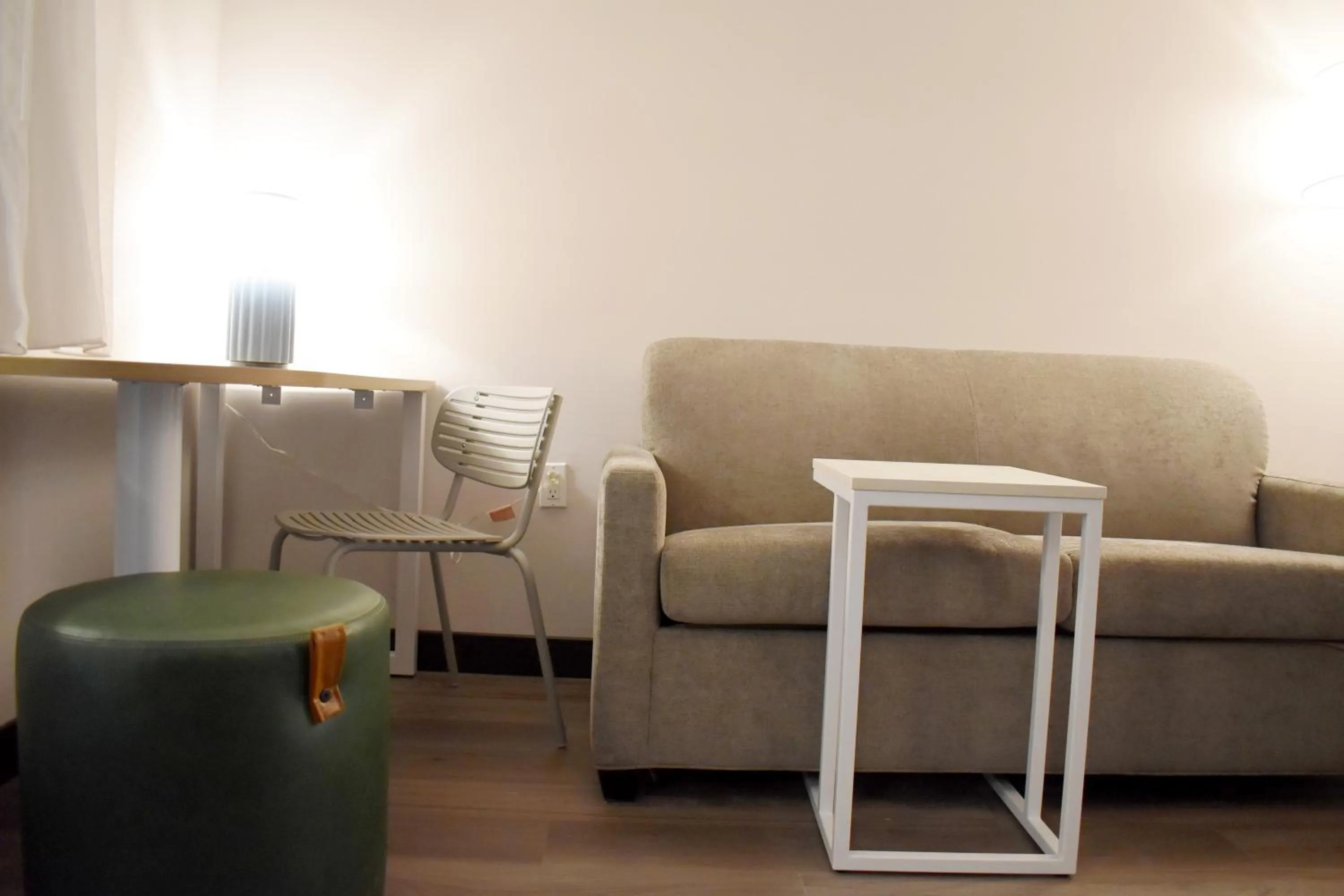 Living room in Best Western Plus Executive Suites Albuquerque