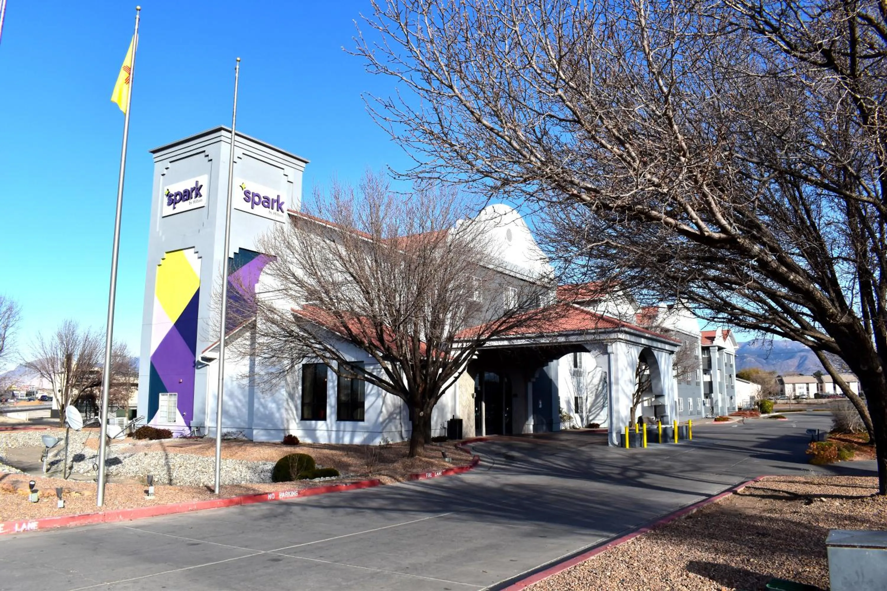 Property building in Best Western Plus Executive Suites Albuquerque