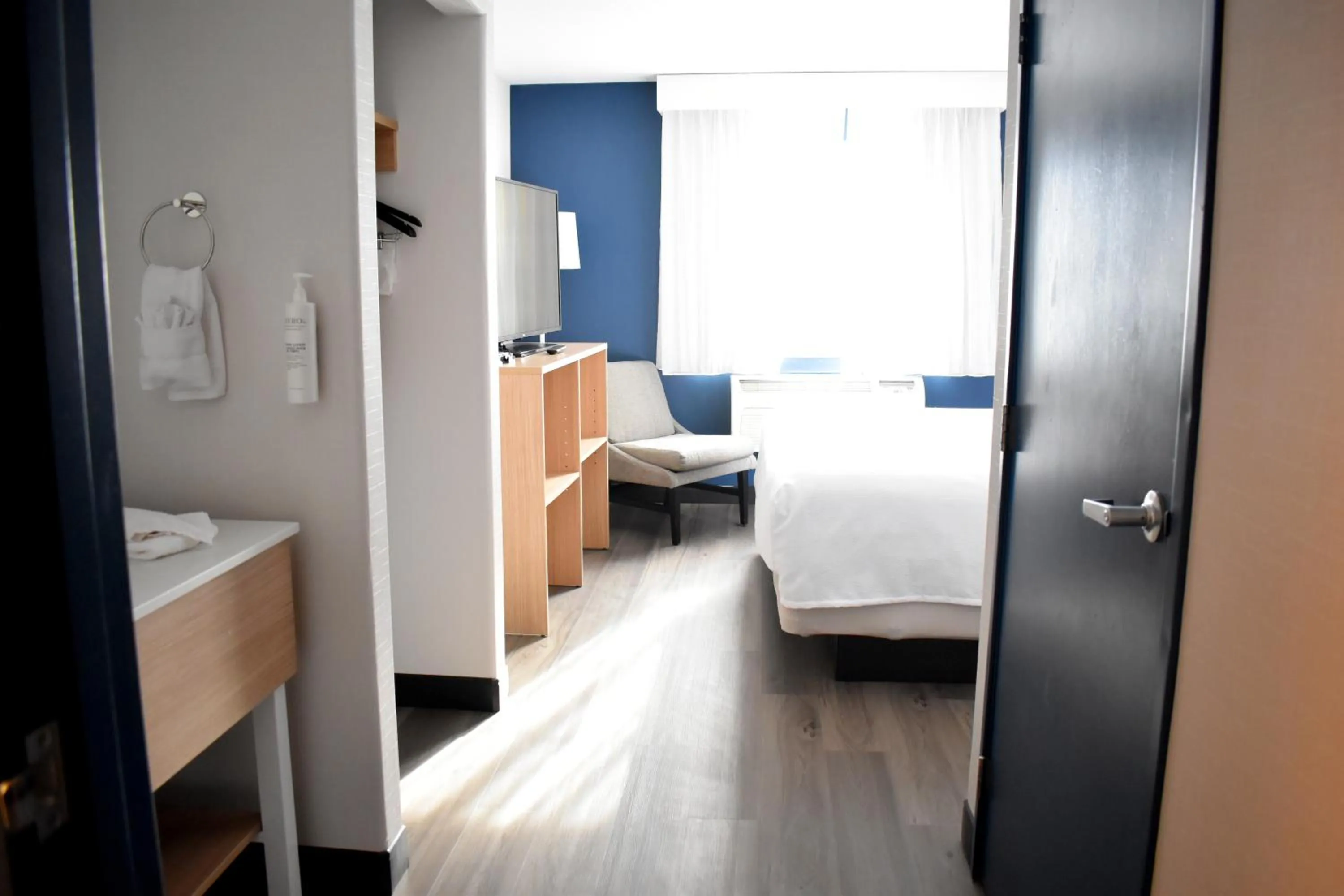 Bedroom, Bed in Best Western Plus Executive Suites Albuquerque