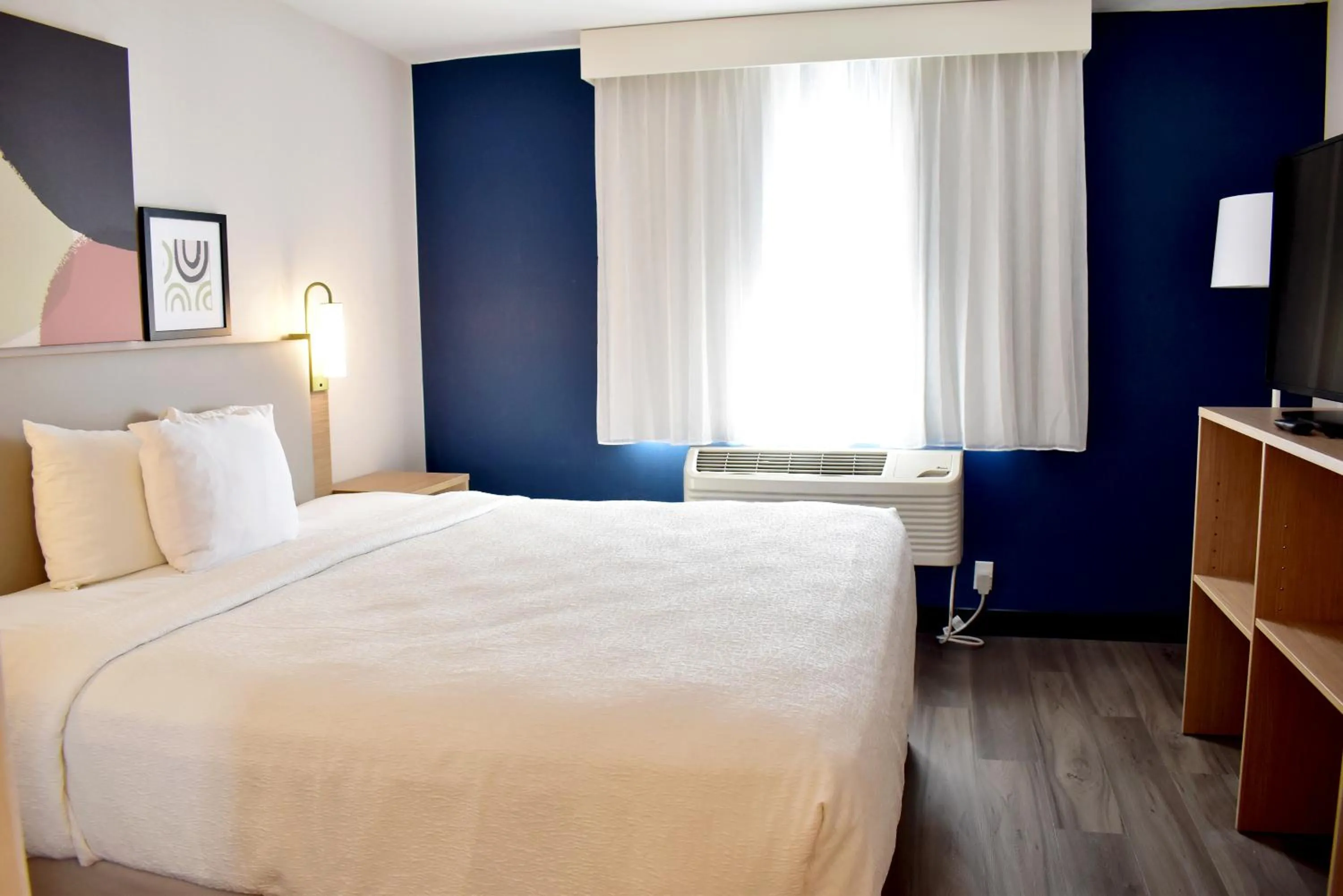 Bed in Best Western Plus Executive Suites Albuquerque