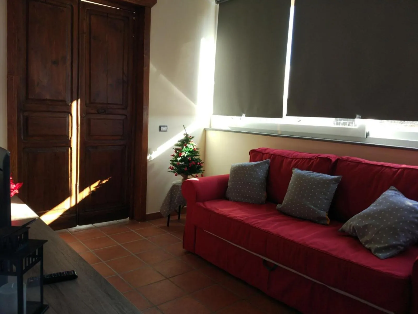 TV and multimedia in Gregorius Diamerisma panoramic terrace