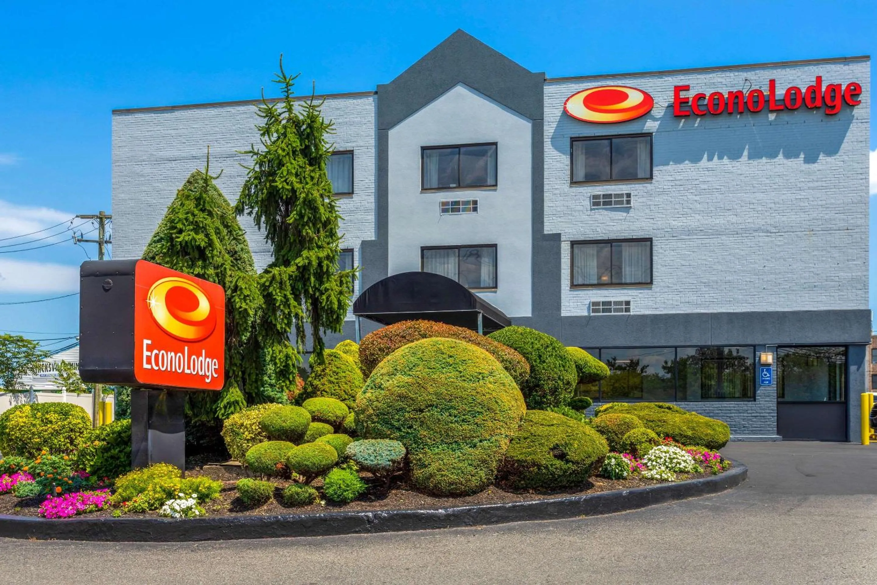 Property building in Econo Lodge Hicksville - Long Island