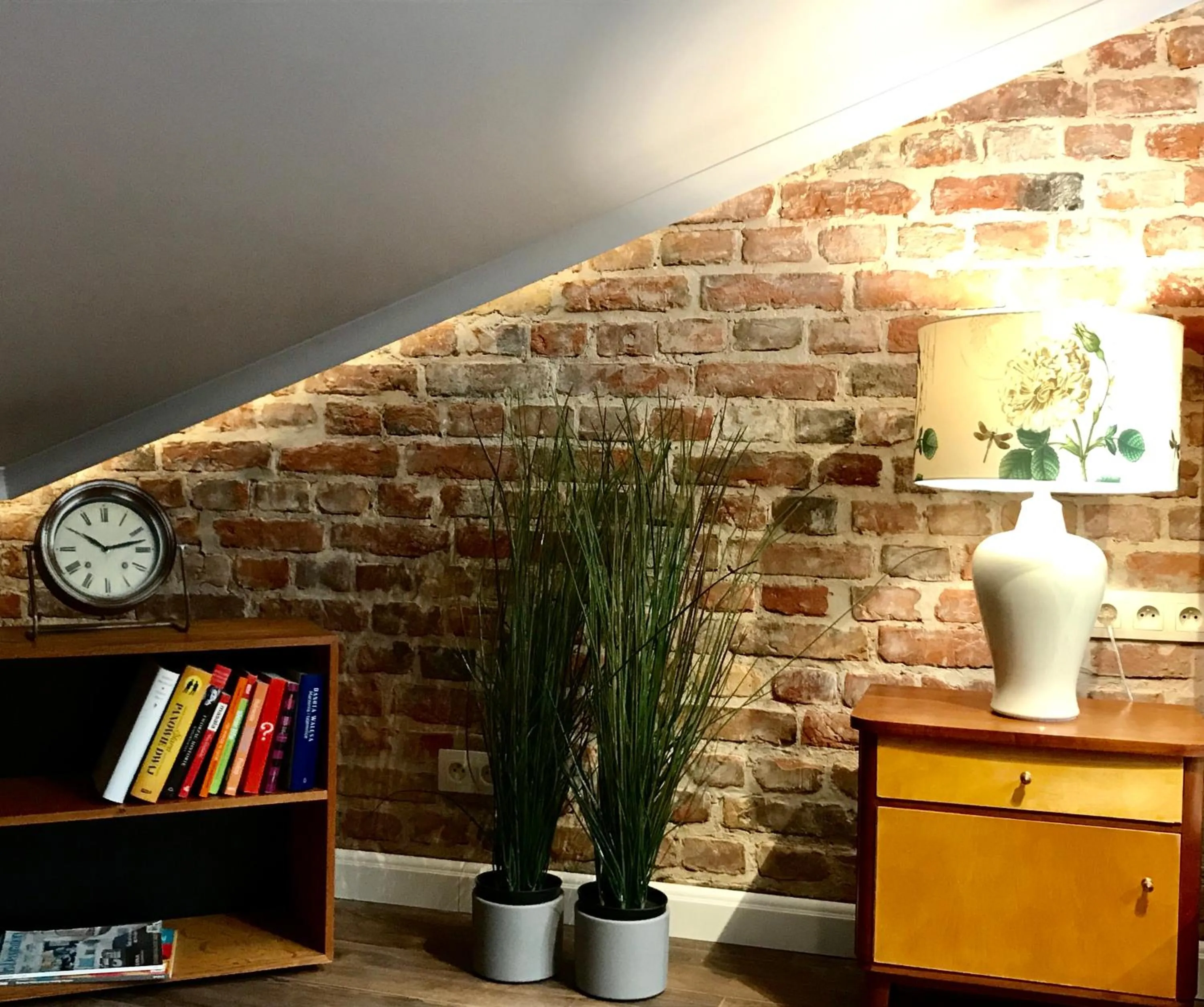 Decorative detail in SLEEPWELL NOWY ŚWIAT - entrance from Ordynacka 14St, through the courtyard