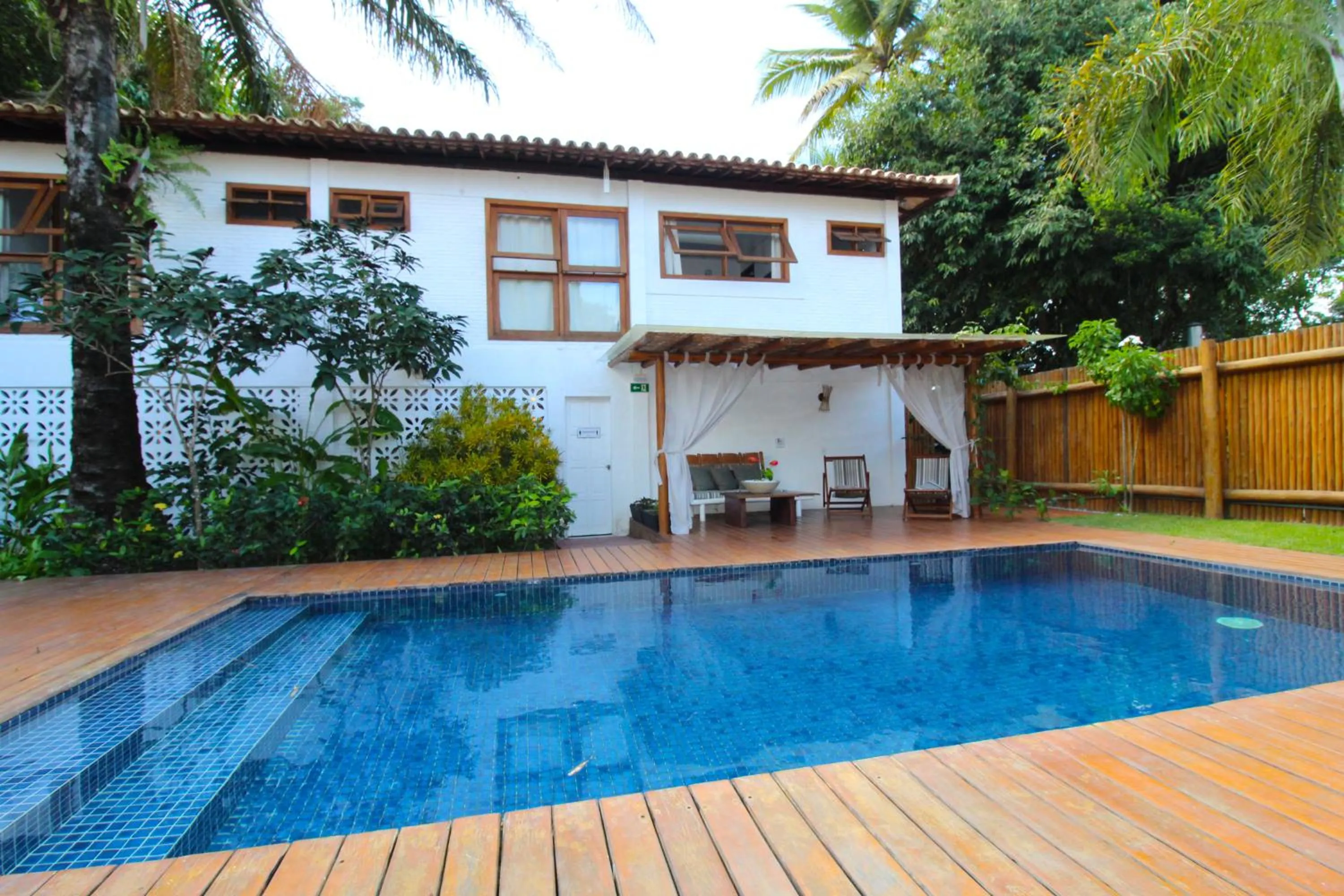Swimming pool in Pousada Cheiro Verde
