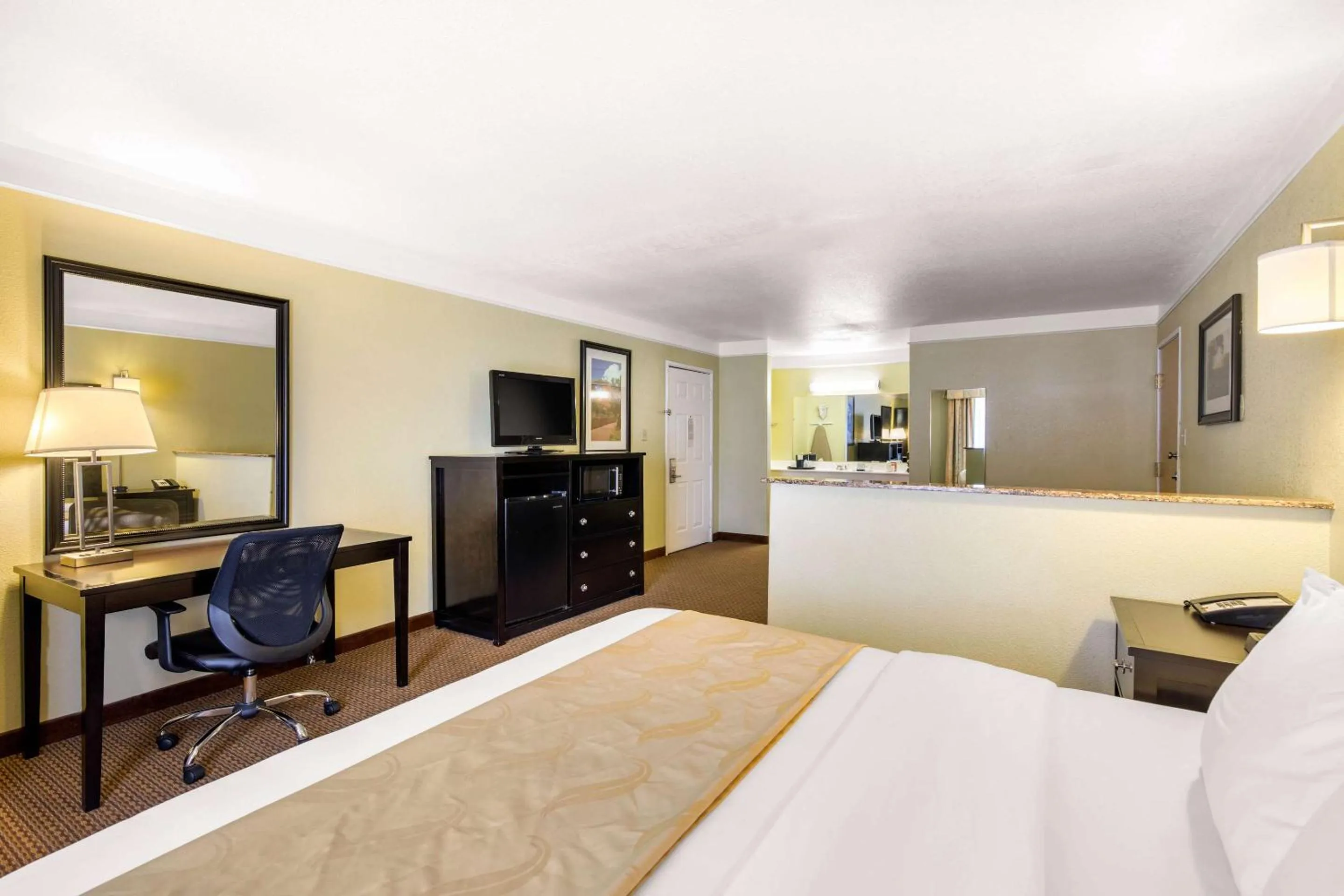 Bedroom, Bed in Quality Inn & Suites Gallup I-40 Exit 20