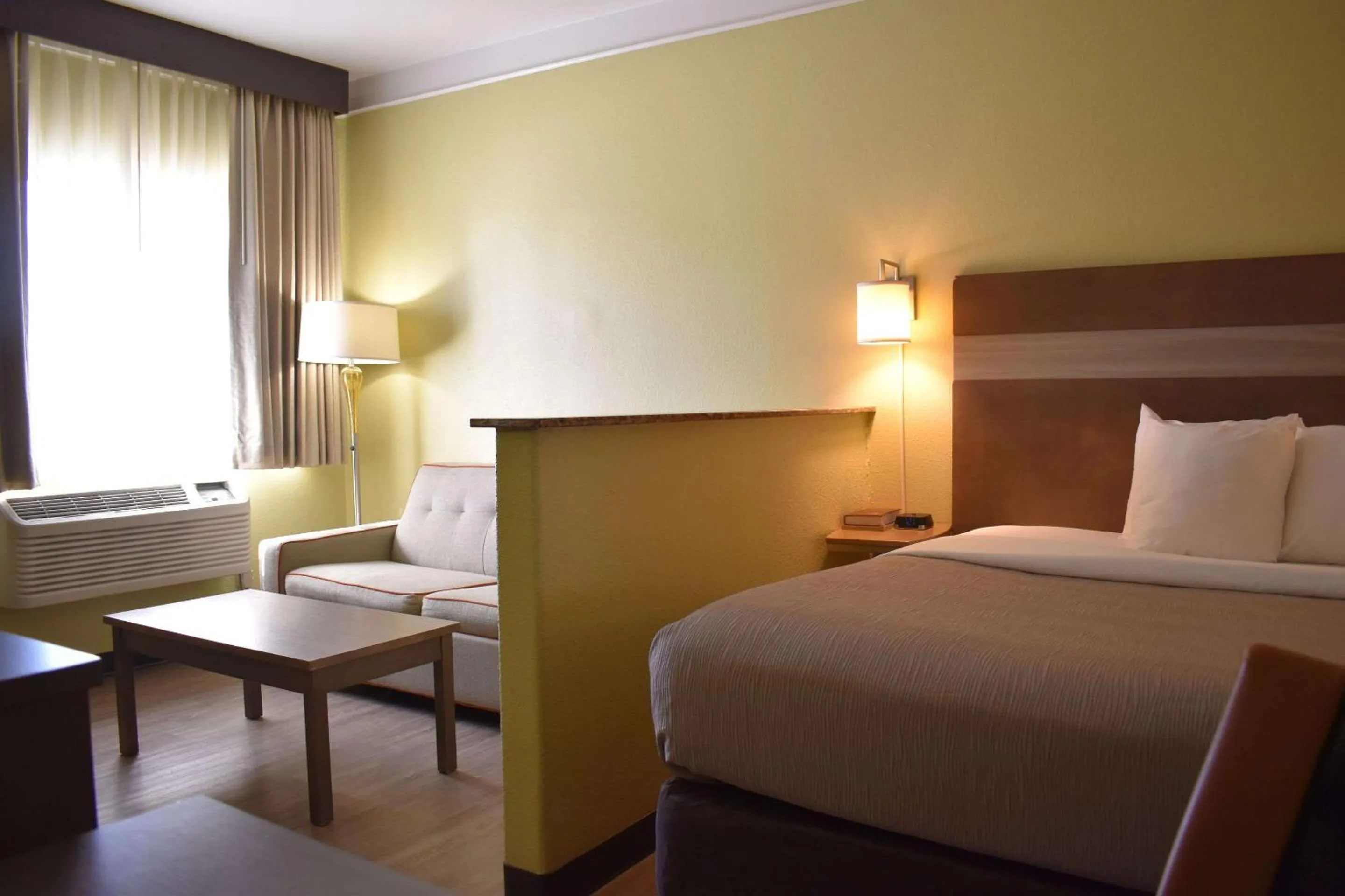 Bedroom, Bed in Quality Inn & Suites Gallup I-40 Exit 20