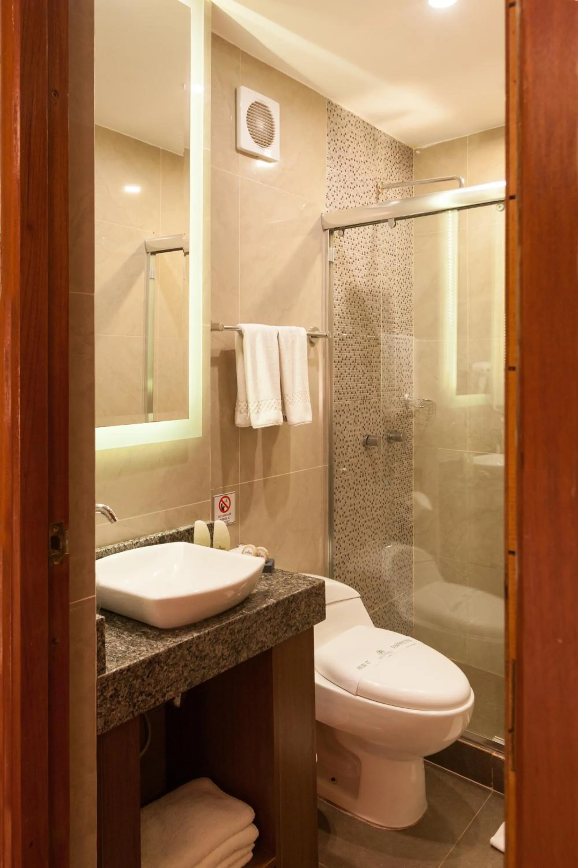 Shower in Inti Punku Machupicchu Hotel & Suites