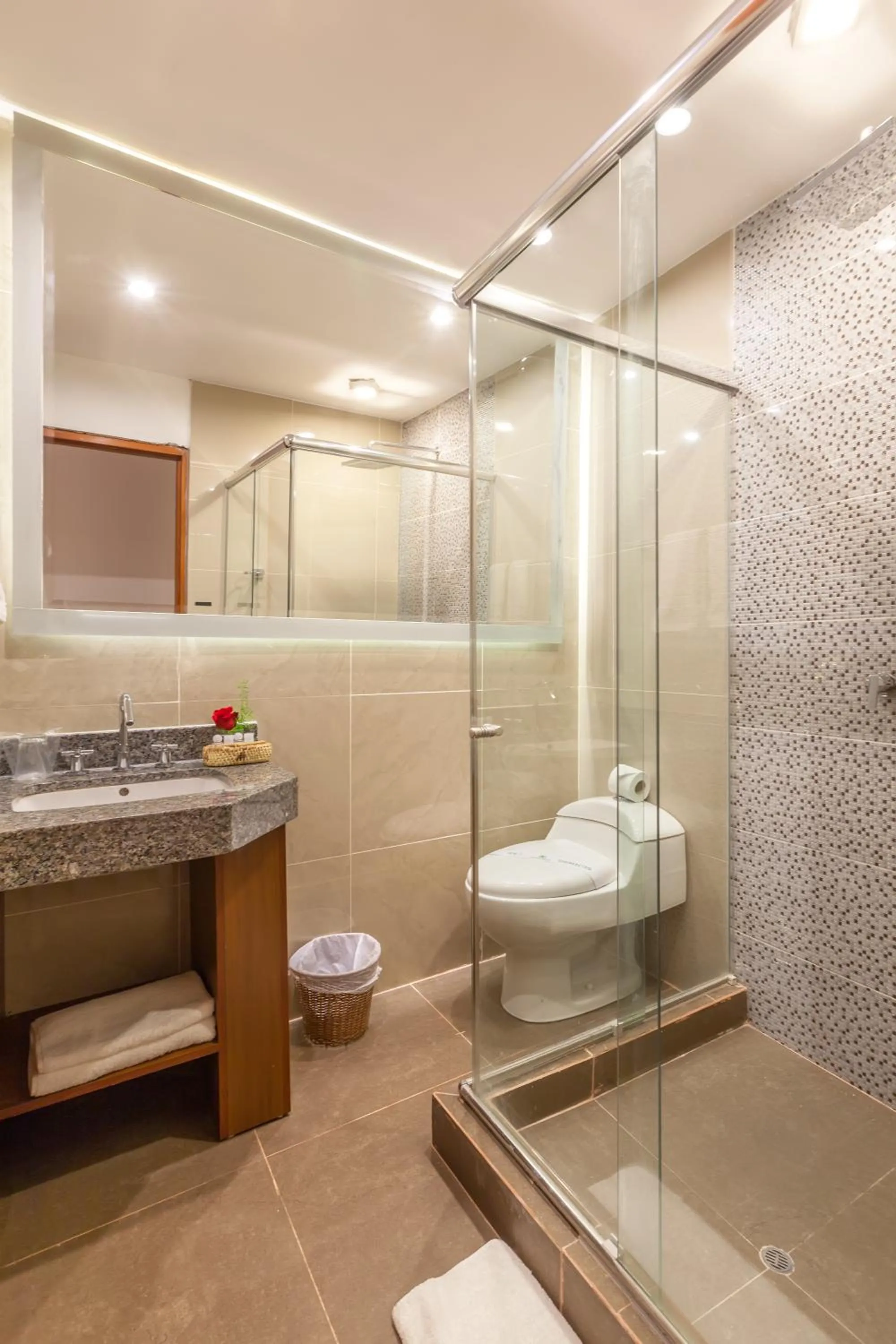 Bathroom in Inti Punku Machupicchu Hotel & Suites