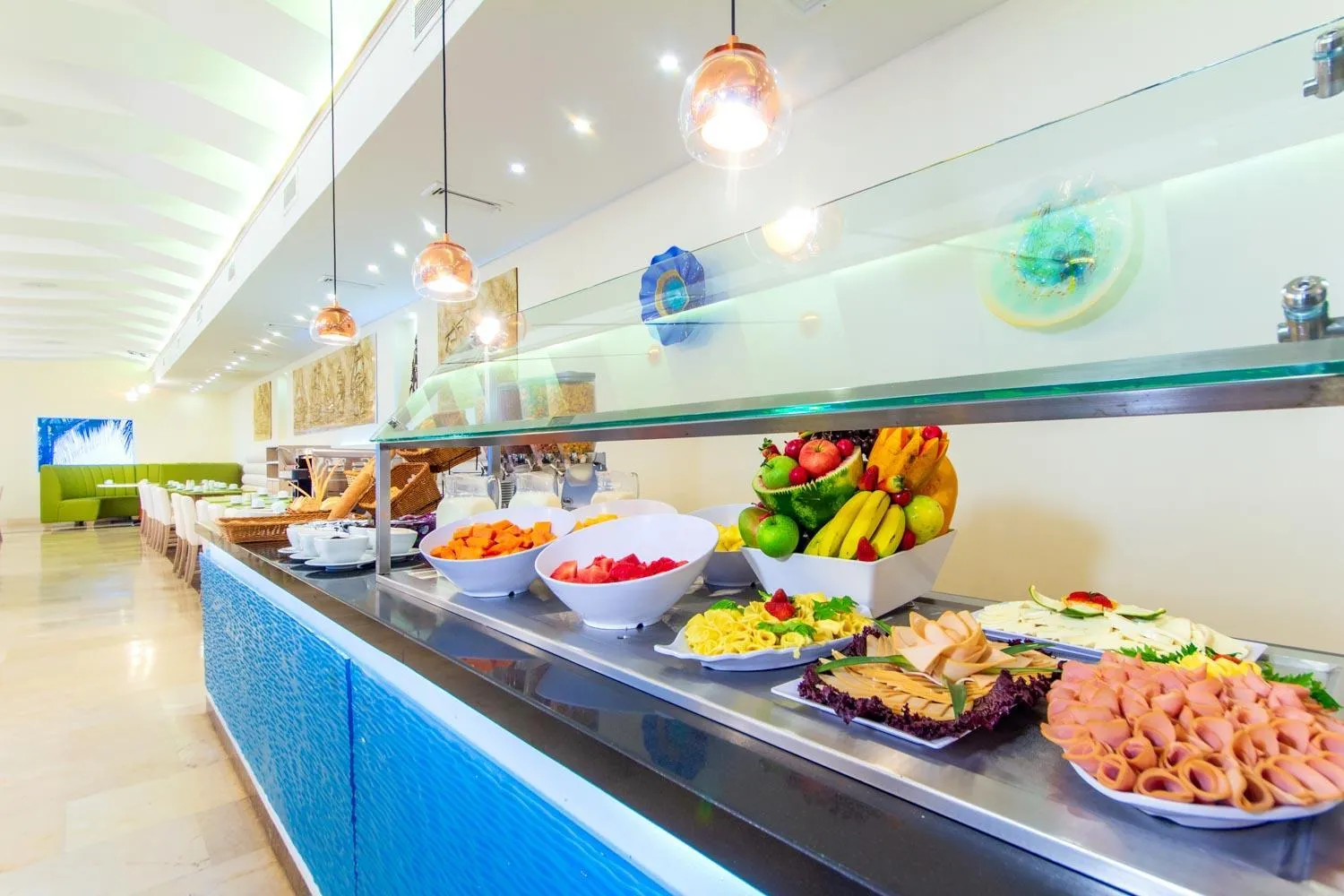 Buffet breakfast in Hotel Dann Cartagena