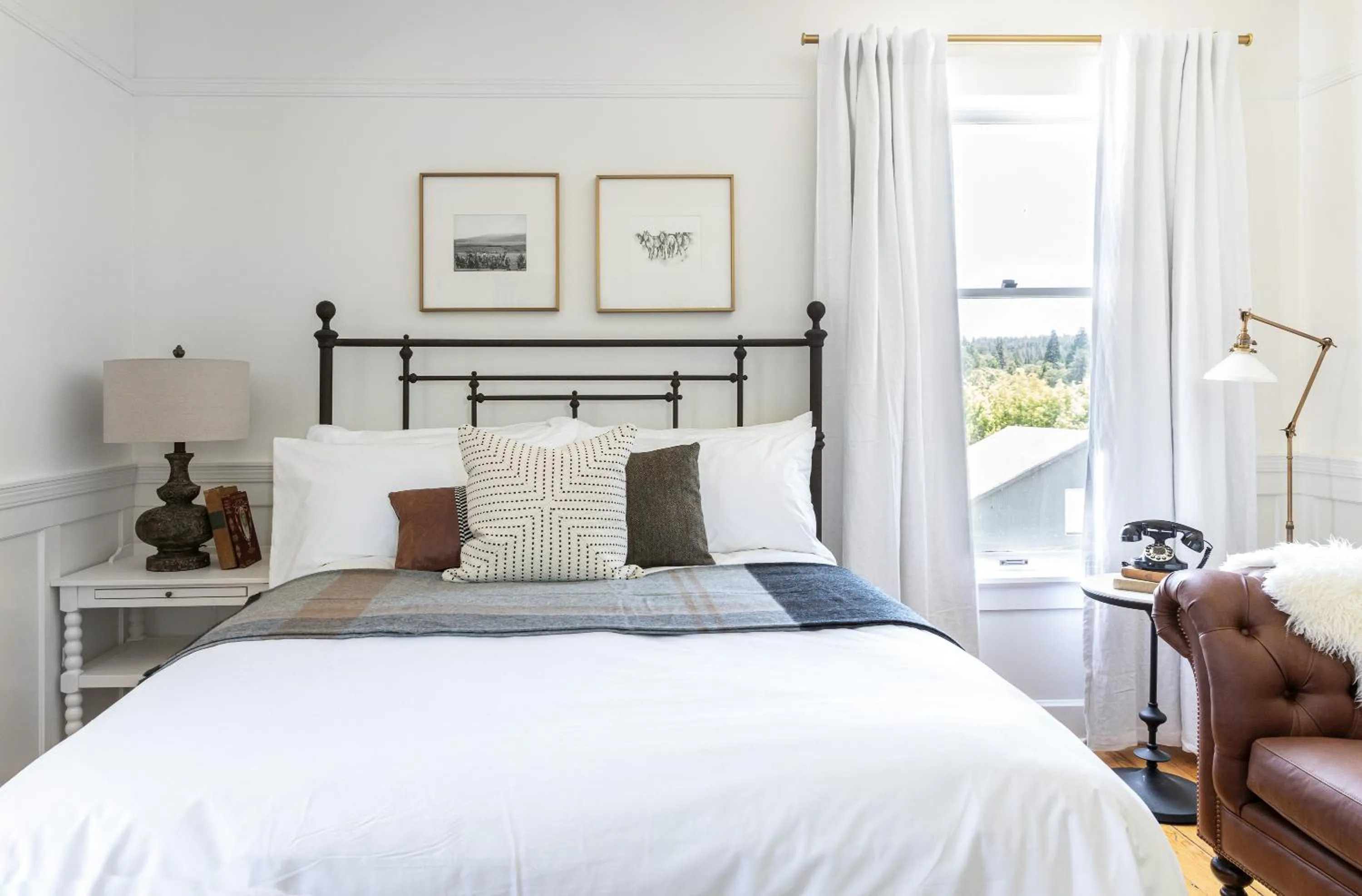 Bed in The Holbrooke Hotel