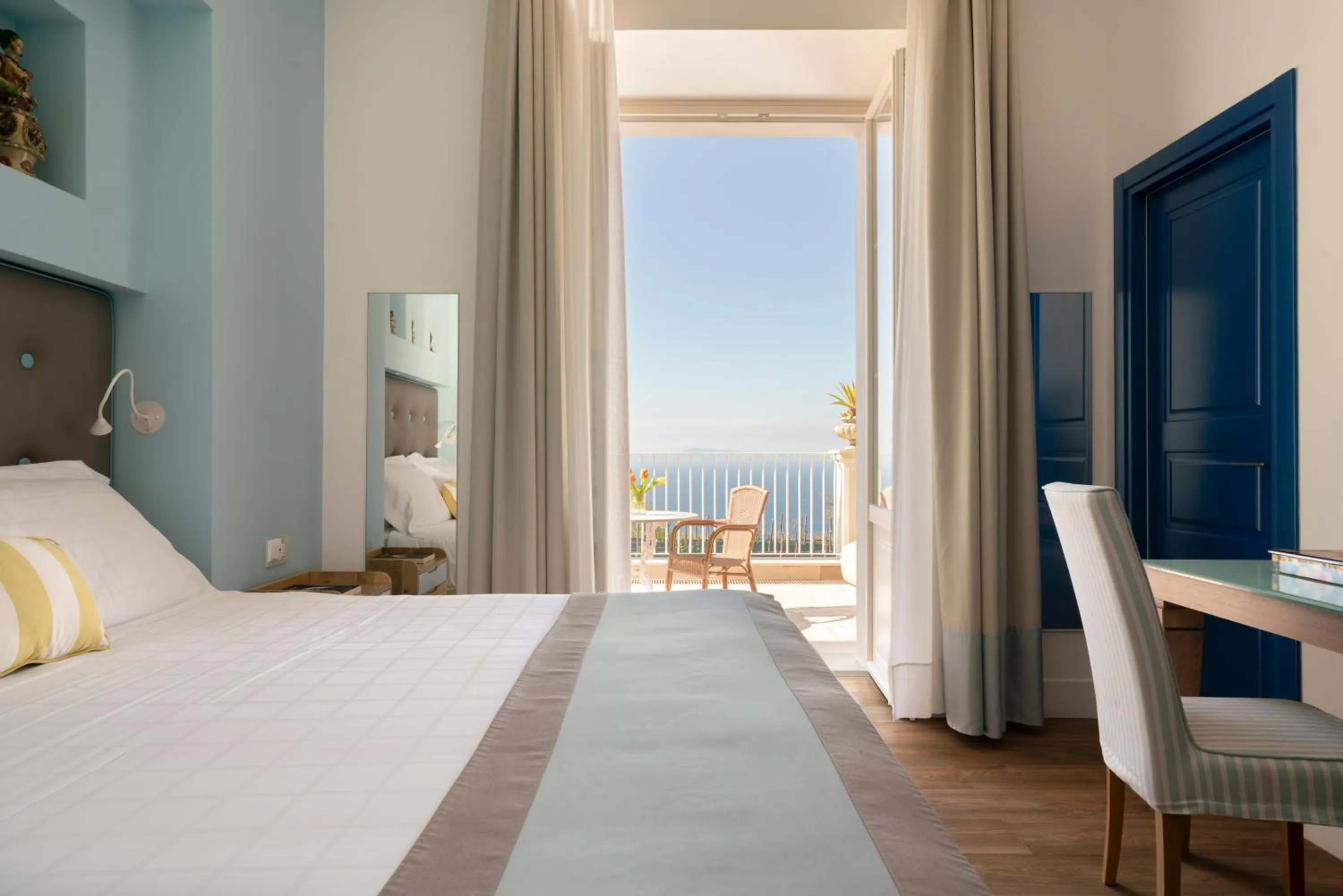 View (from property/room), Bed in Relais Palazzo del Barone