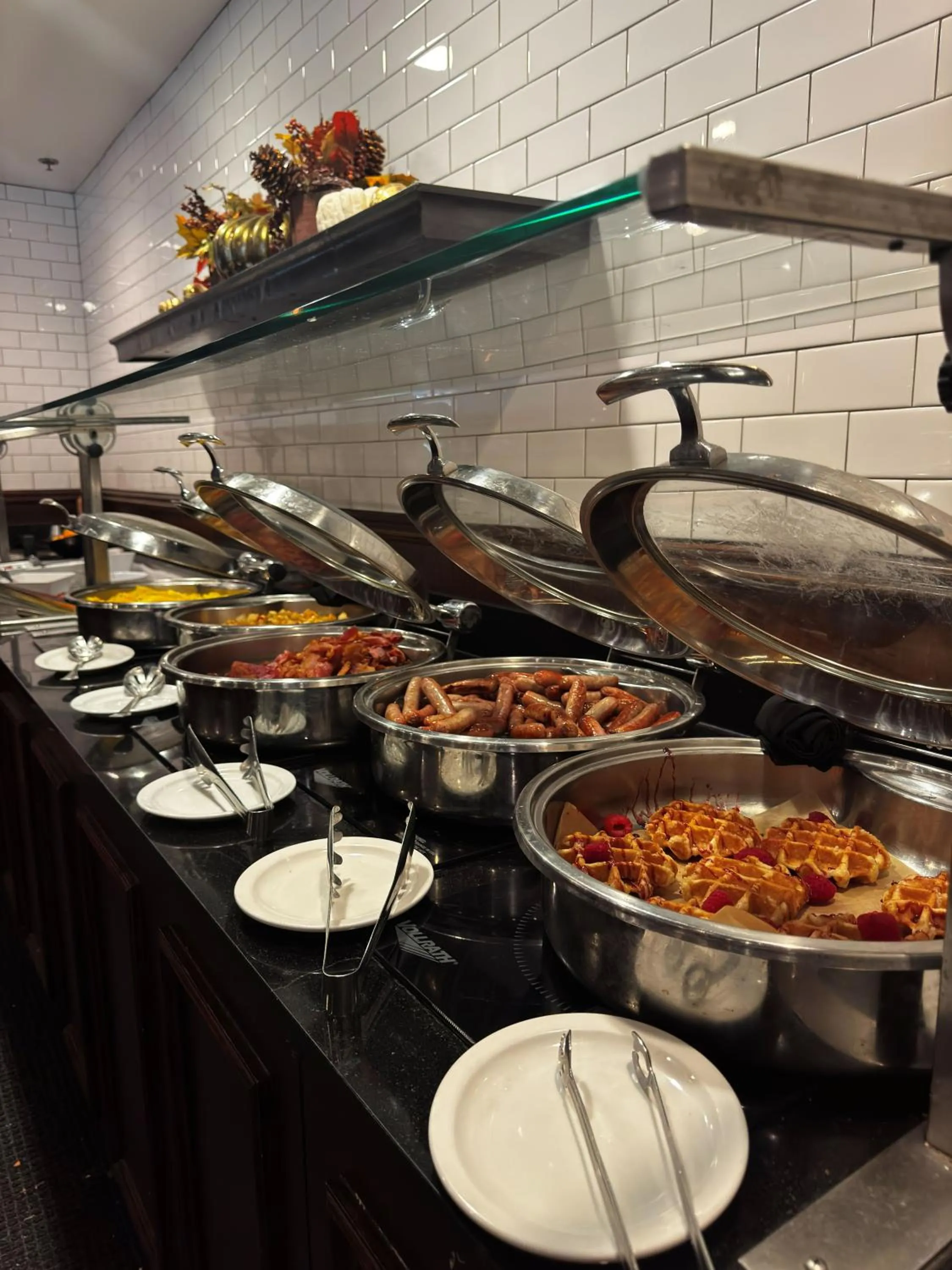 Breakfast in DoubleTree by Hilton Roseville Minneapolis