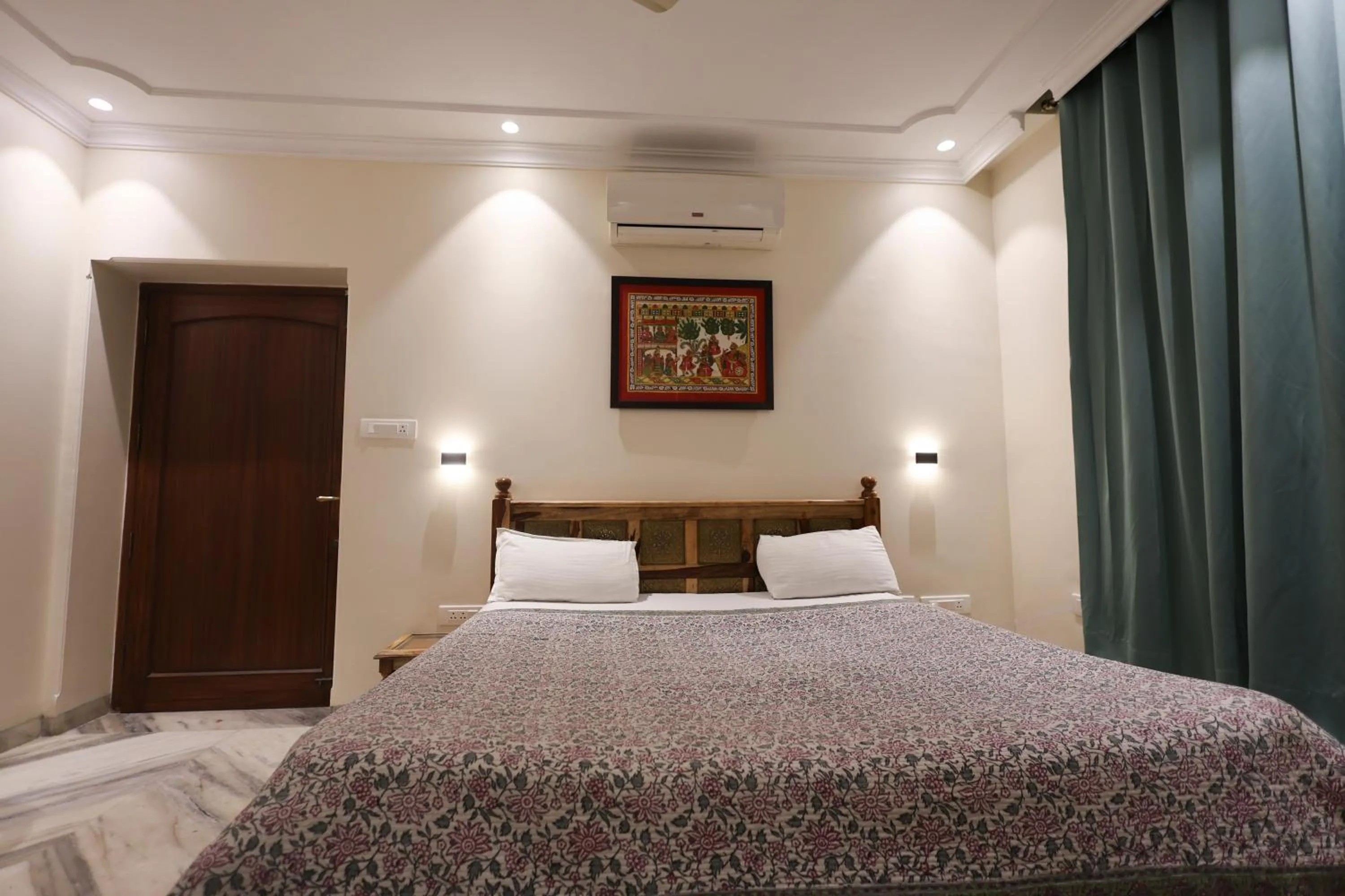 Bed in Gumaan Auberge