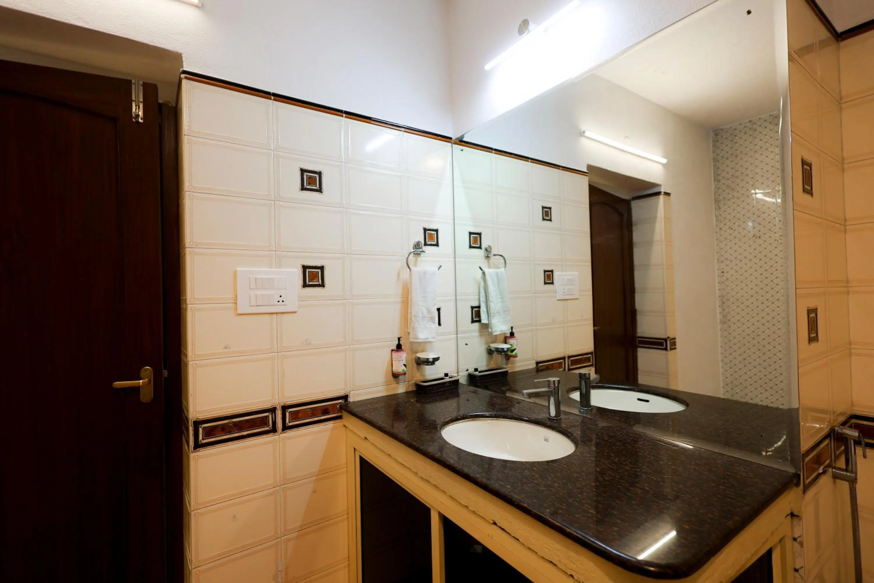 Bathroom in Gumaan Auberge