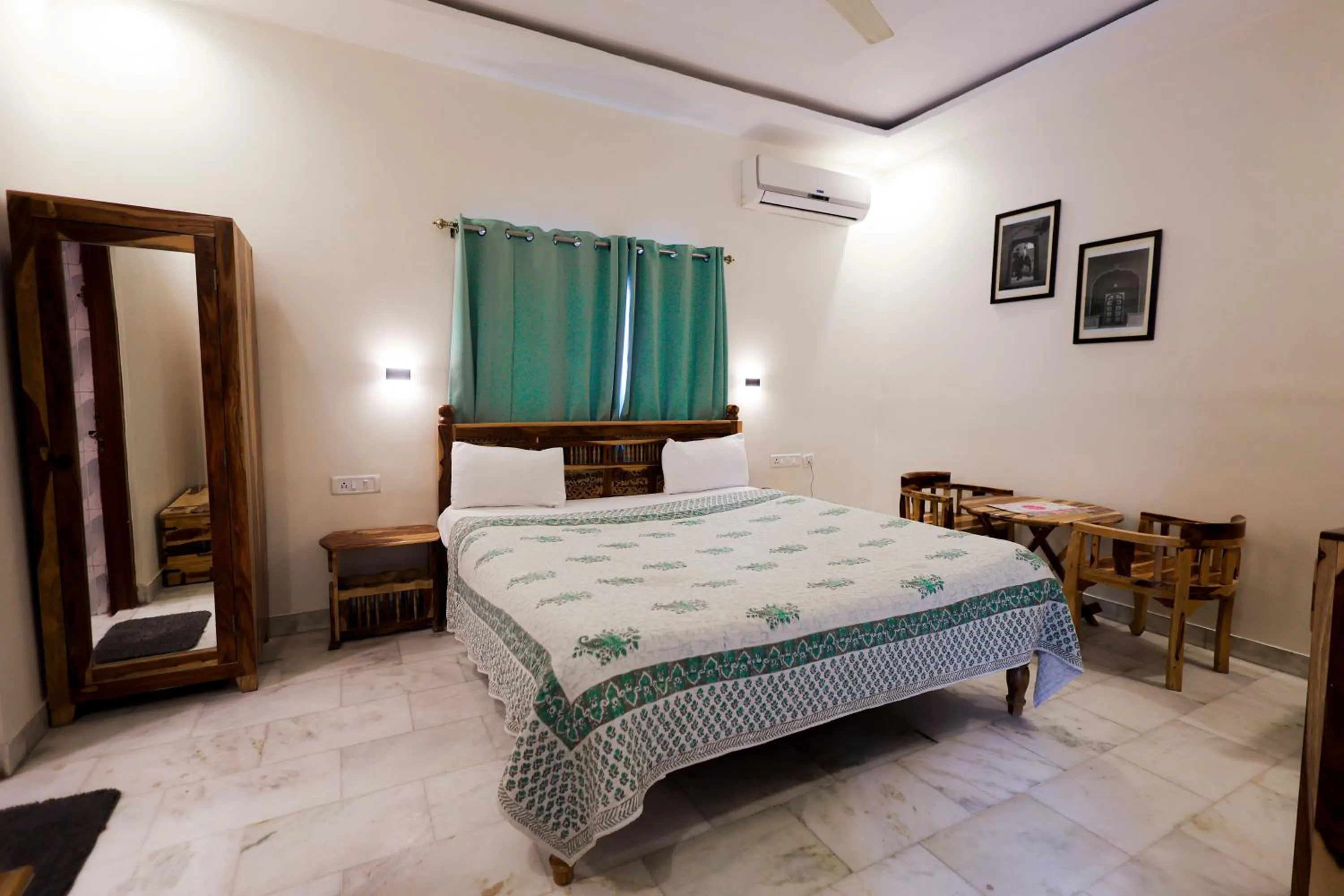 Bedroom, Bed in Gumaan Auberge