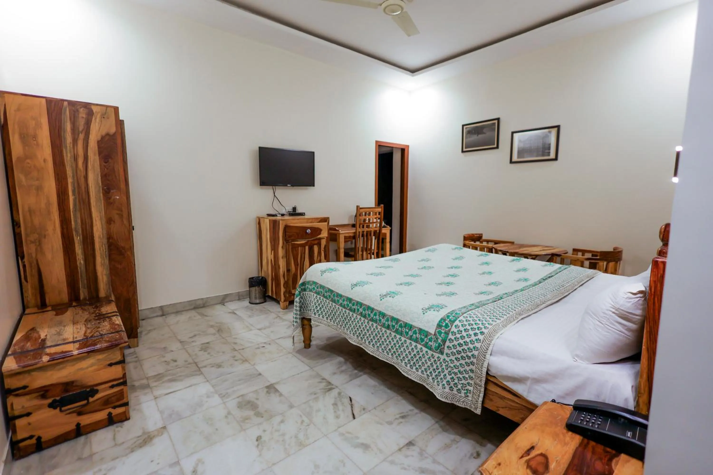 Bedroom, Bed in Gumaan Auberge