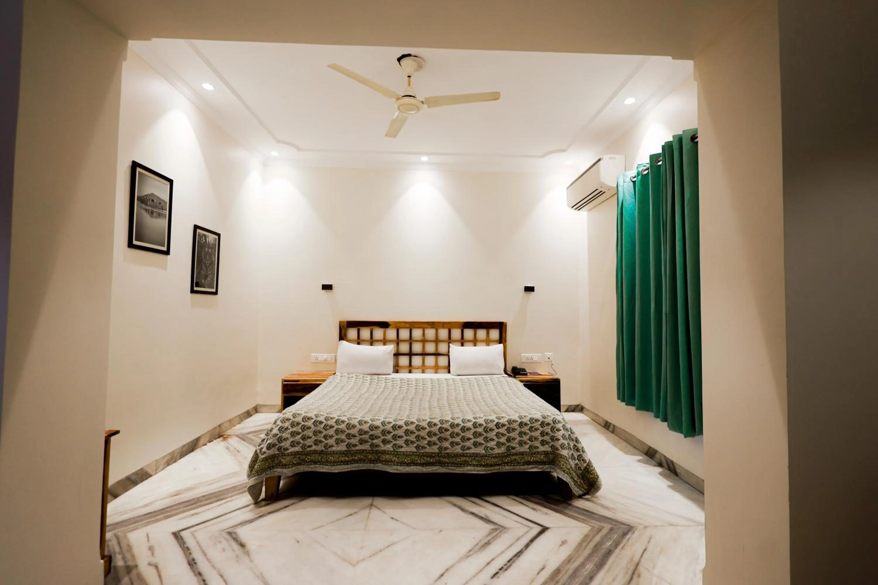 Bedroom, Bed in Gumaan Auberge