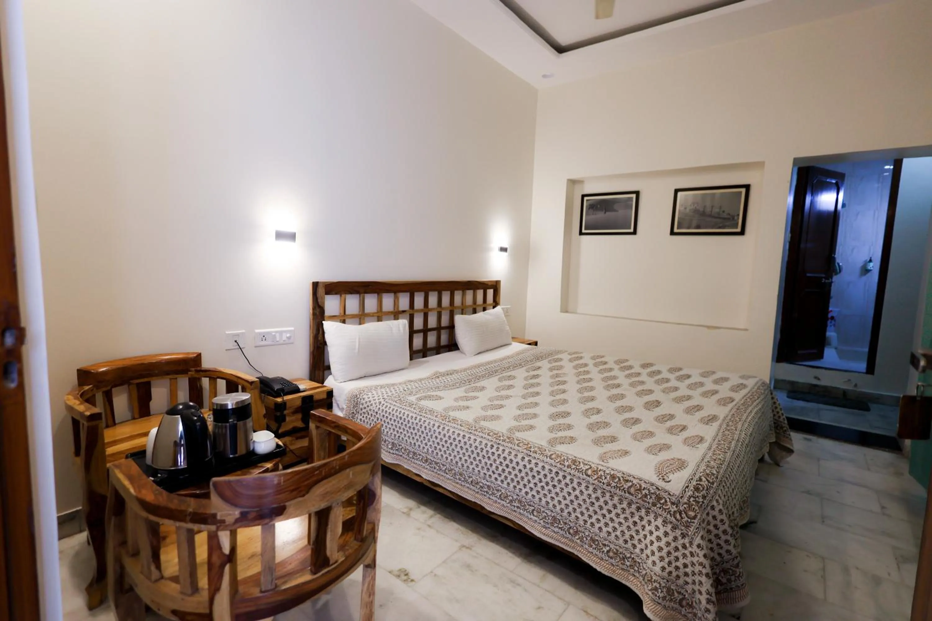 Bedroom, Bed in Gumaan Auberge