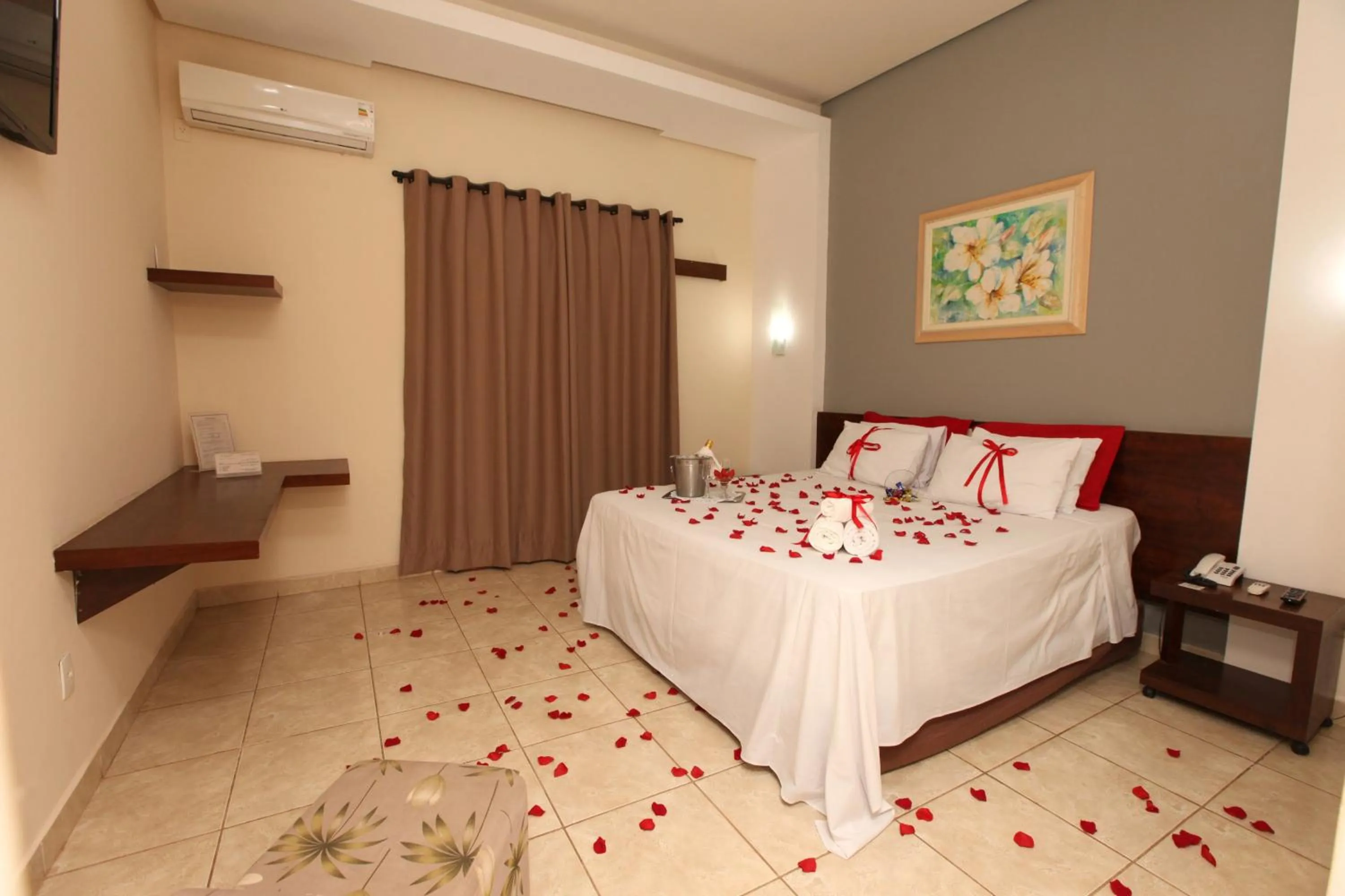 Bed in IPÊ PARK Convention Hotel