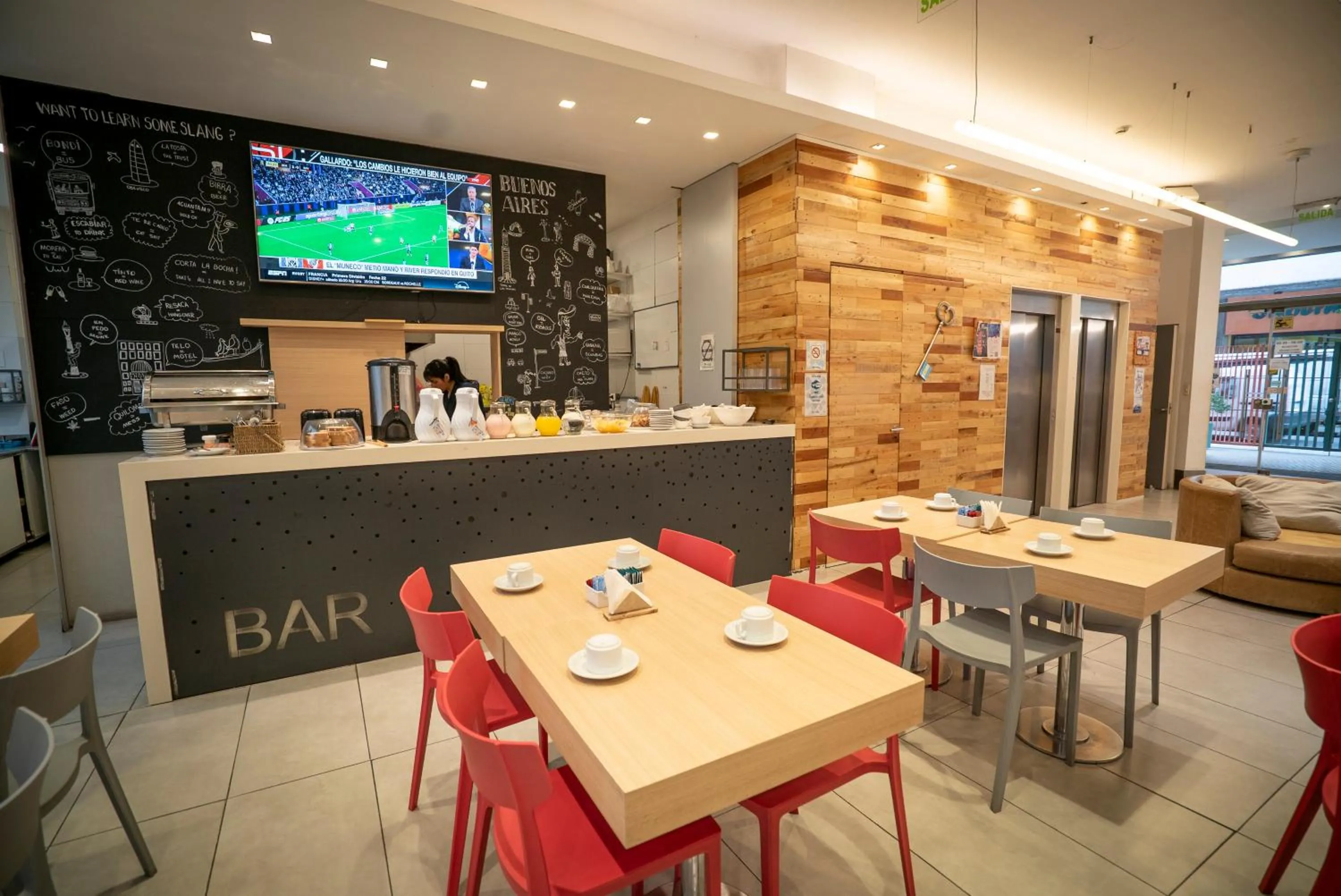 TV and multimedia in America Del Sur Hostel Buenos Aires