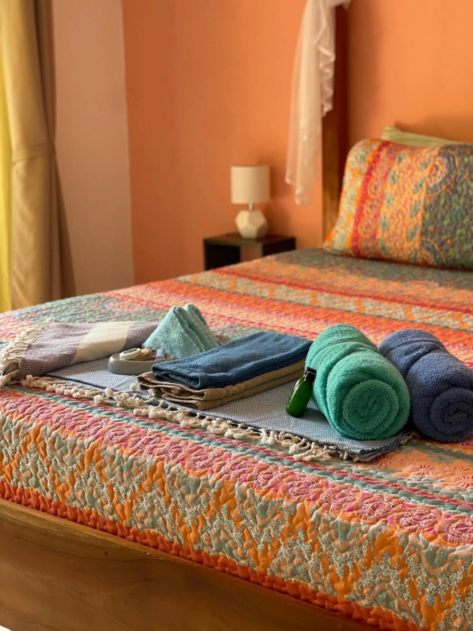 towels, Bed in Surfside Mar Y Posa