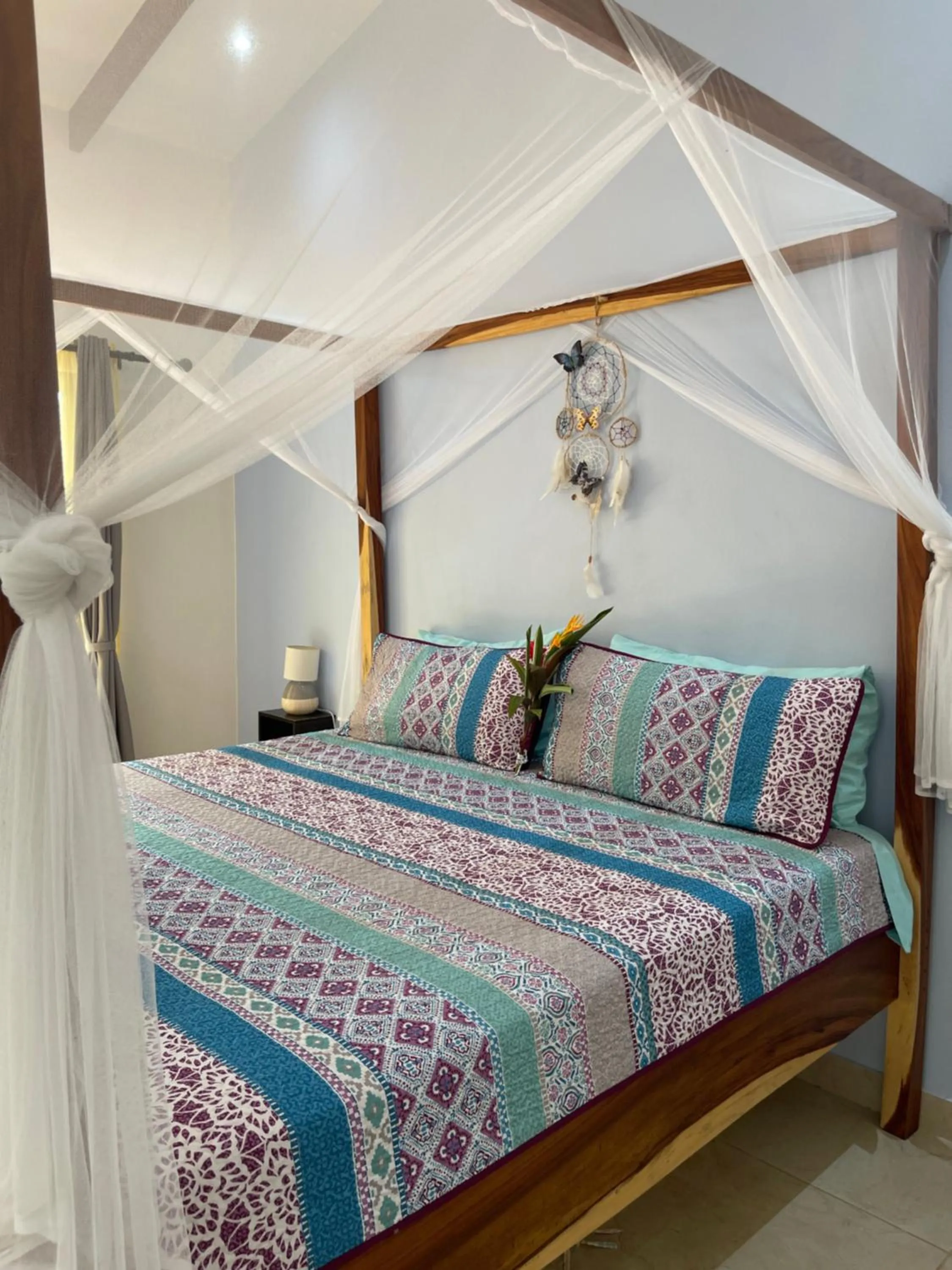 Bed in Surfside Mar Y Posa