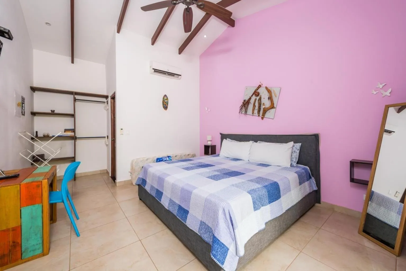 Shower, Bed in Surfside Mar Y Posa