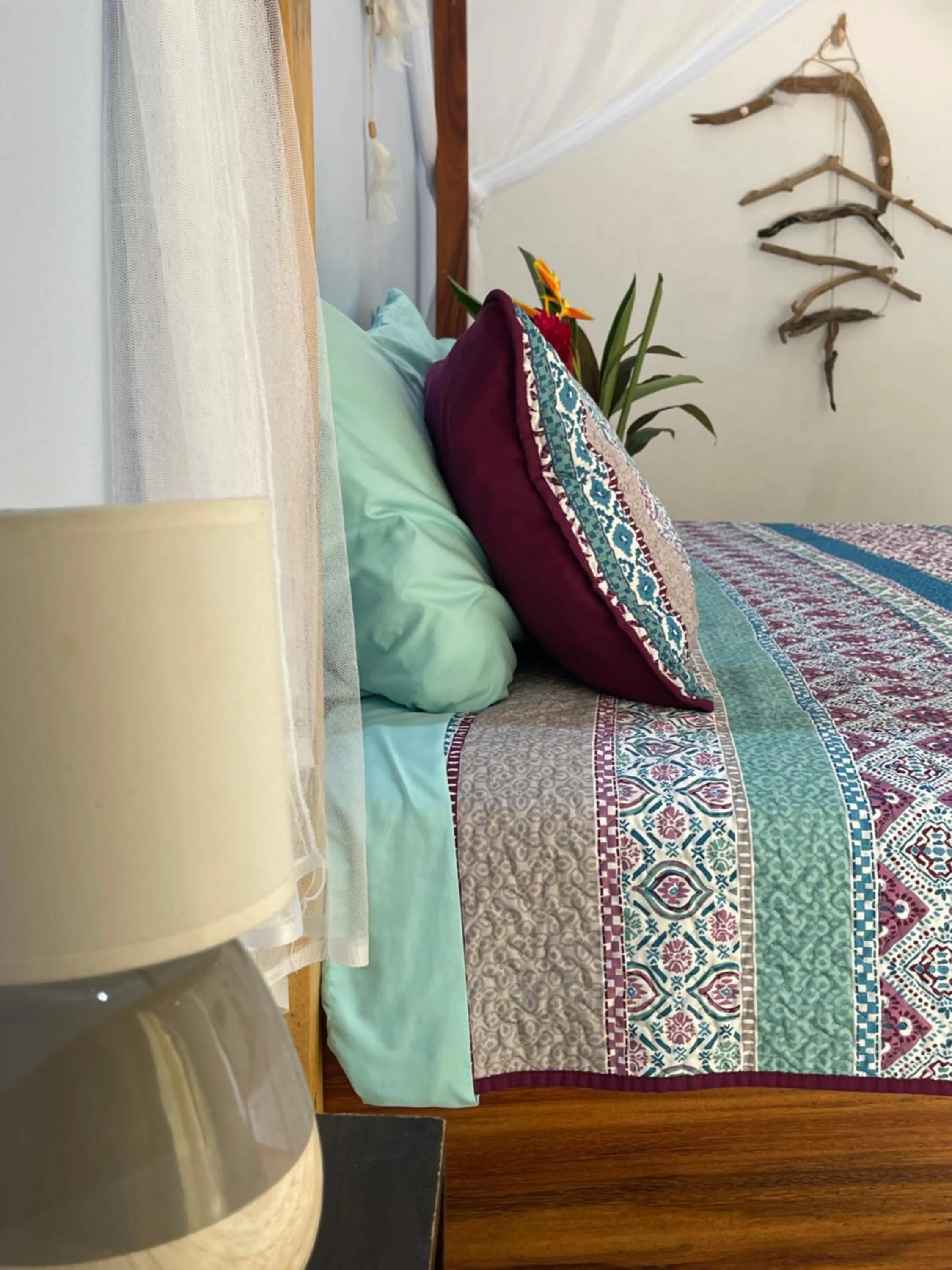 Bed in Surfside Mar Y Posa